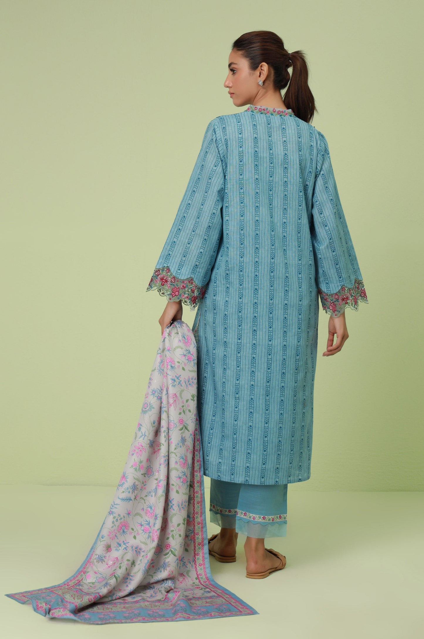 Unstitched 3 Piece Embroidered Khaddar Suit