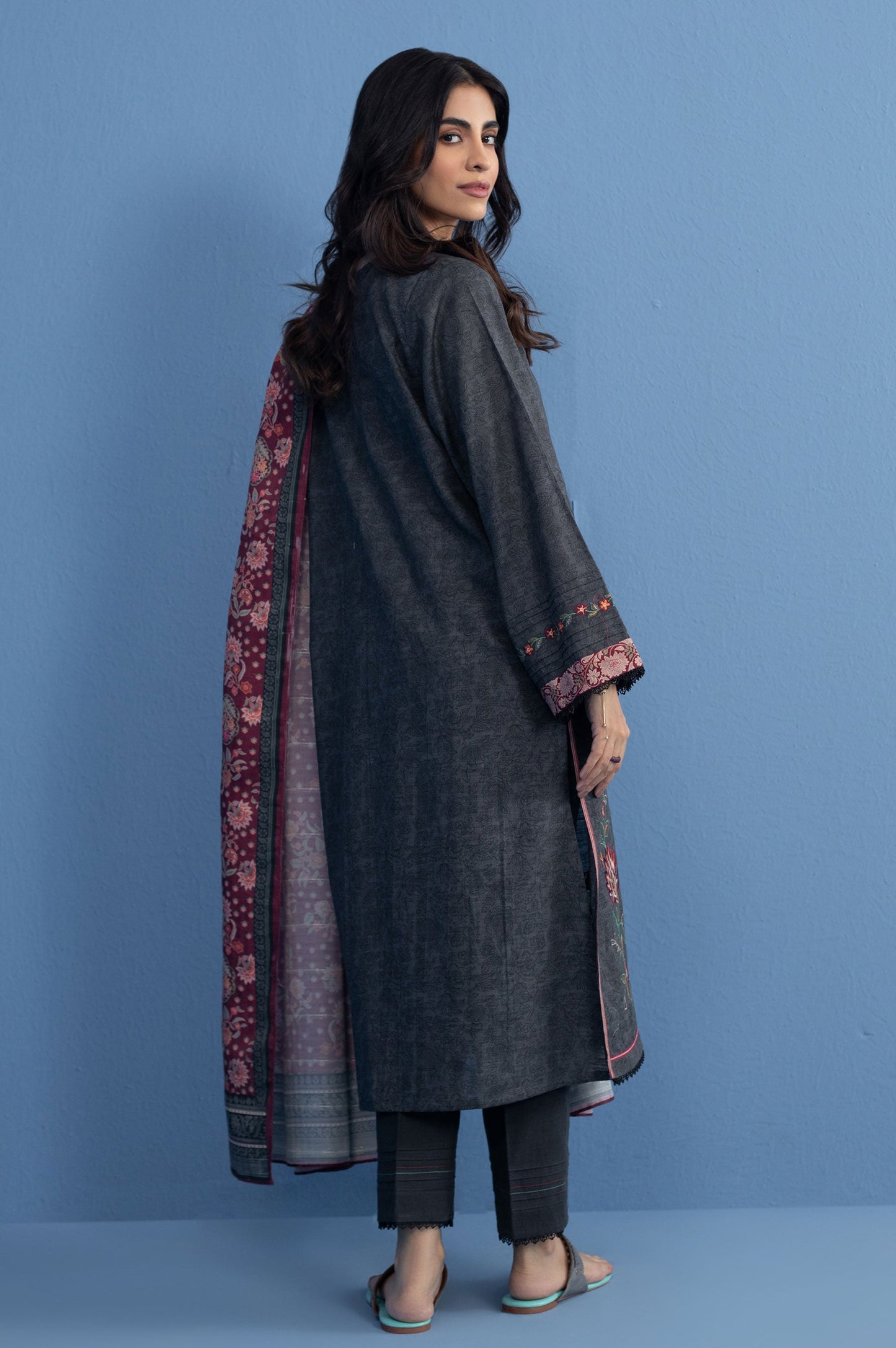 Unstitched 3 Piece Embroidered Khaddar Suit