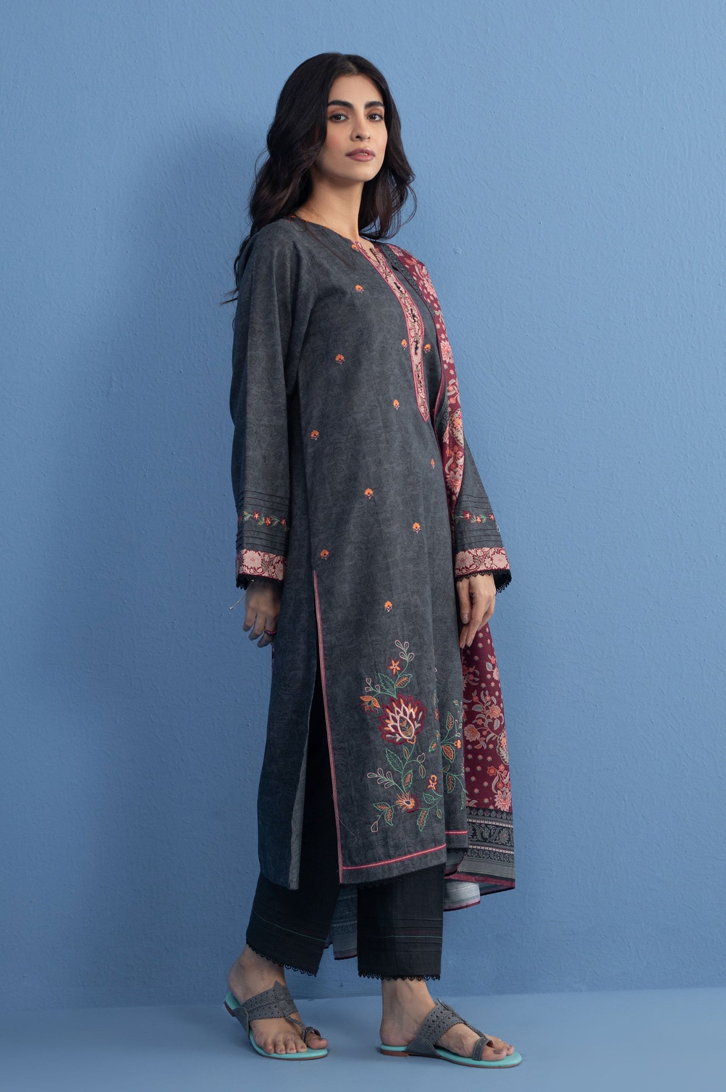 Unstitched 3 Piece Embroidered Khaddar Suit