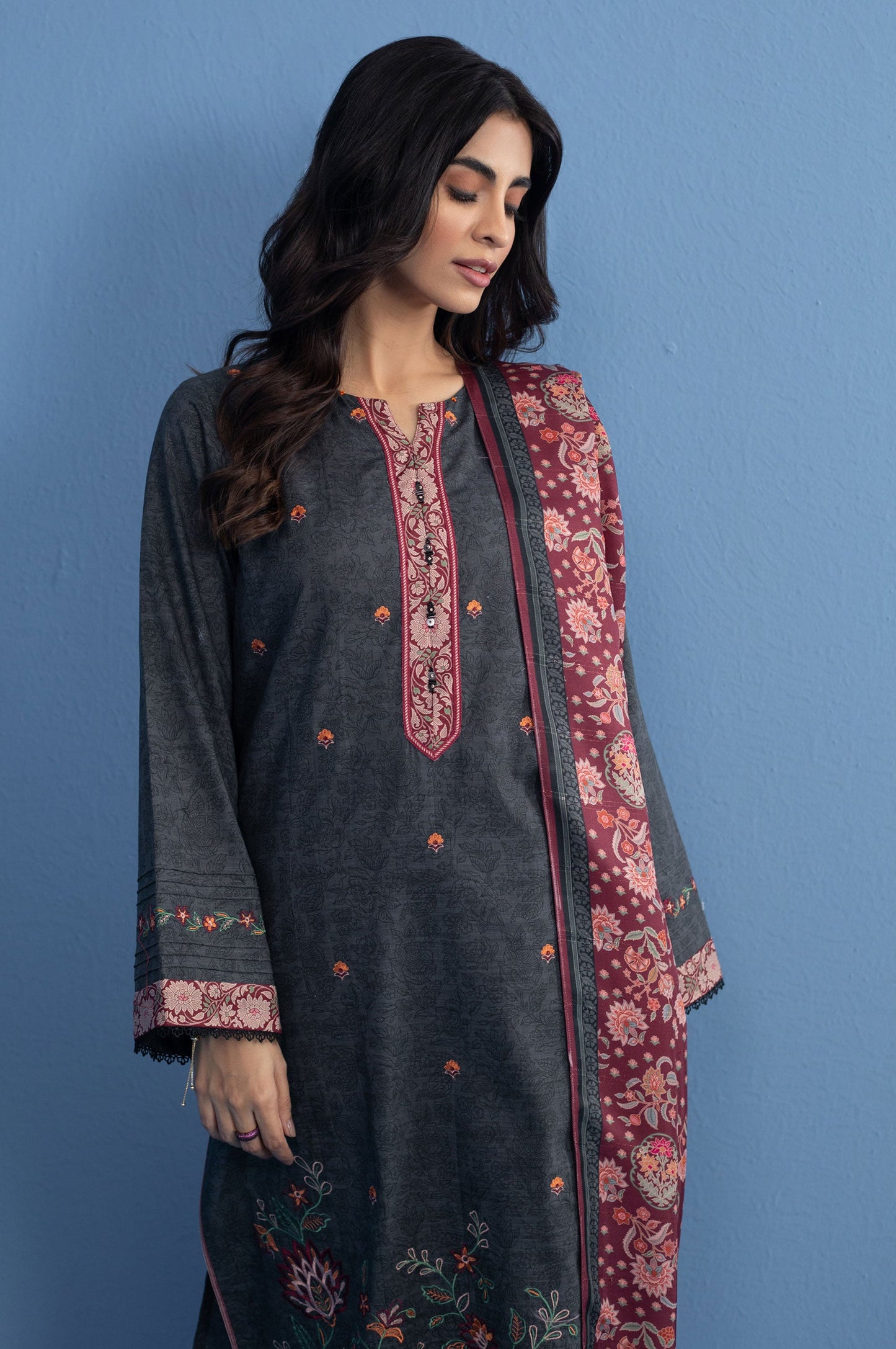 Unstitched 3 Piece Embroidered Khaddar Suit