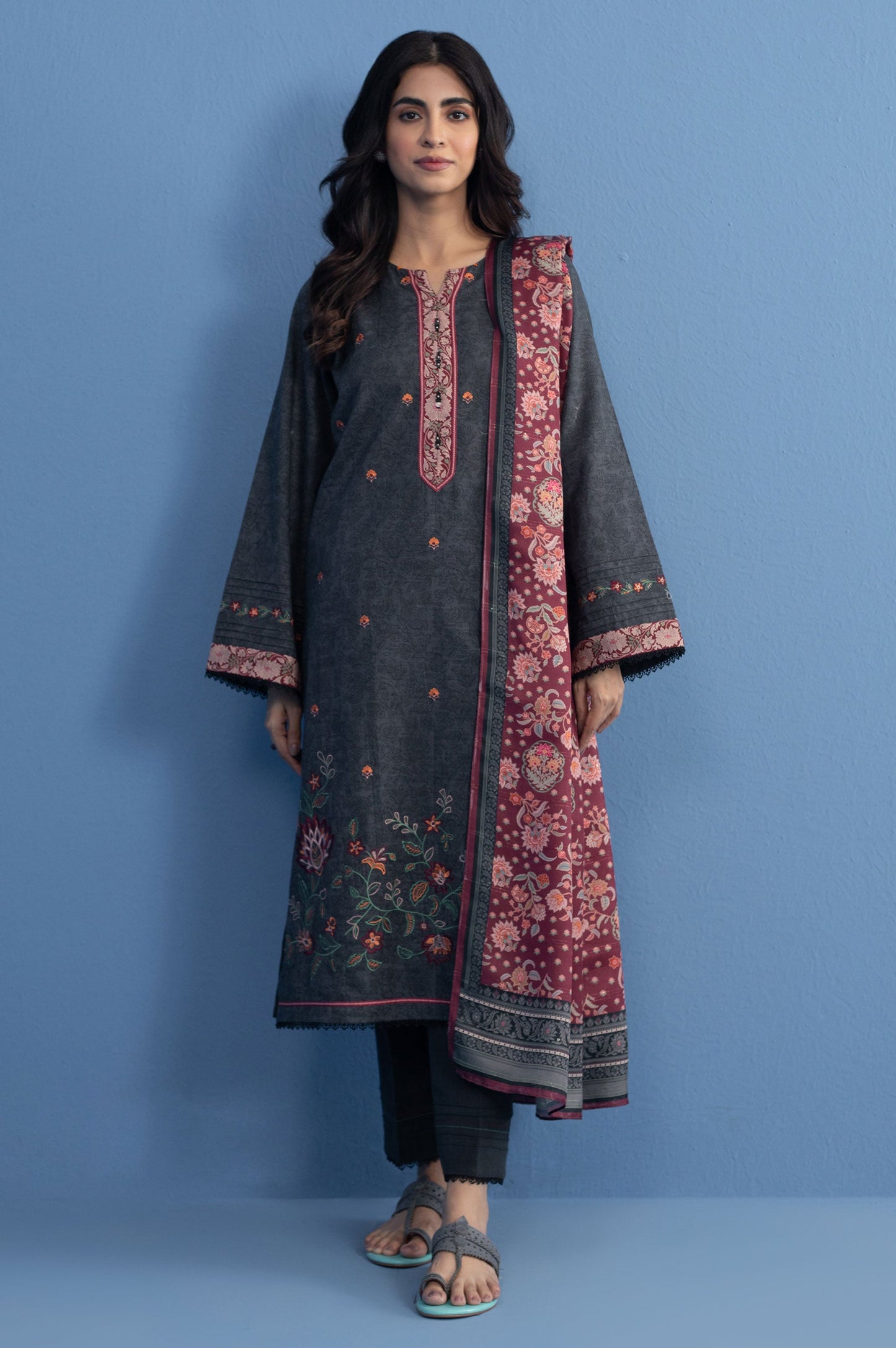 Unstitched 3 Piece Embroidered Khaddar Suit