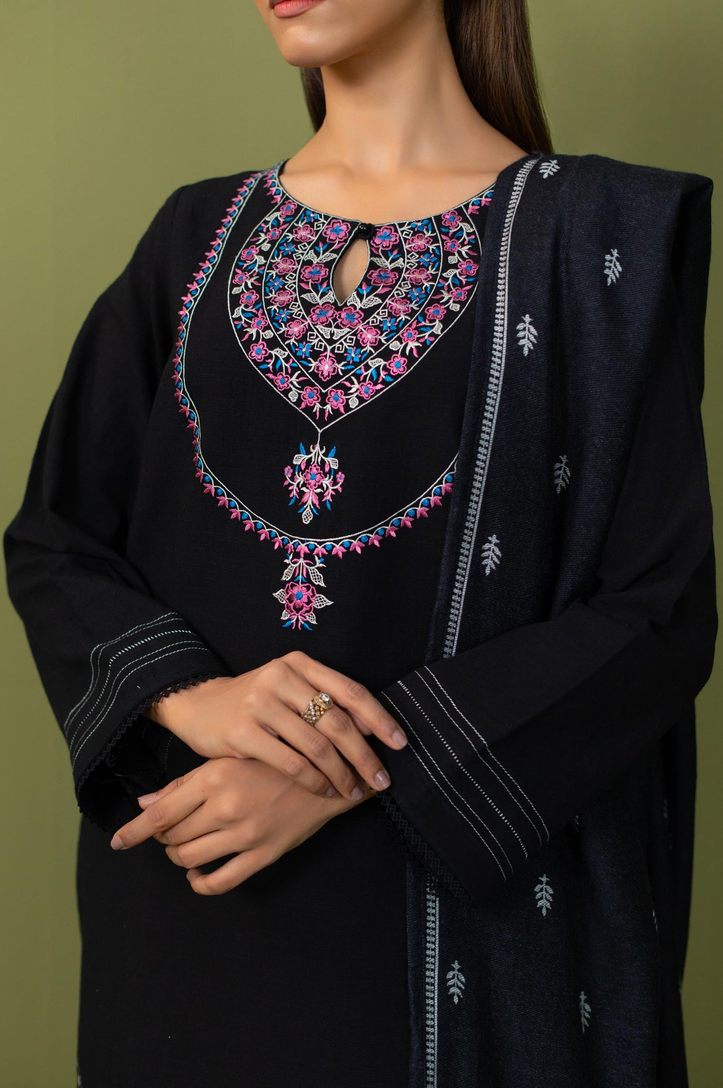 Unstitched 3 Piece Embroidered Khaddar Suit