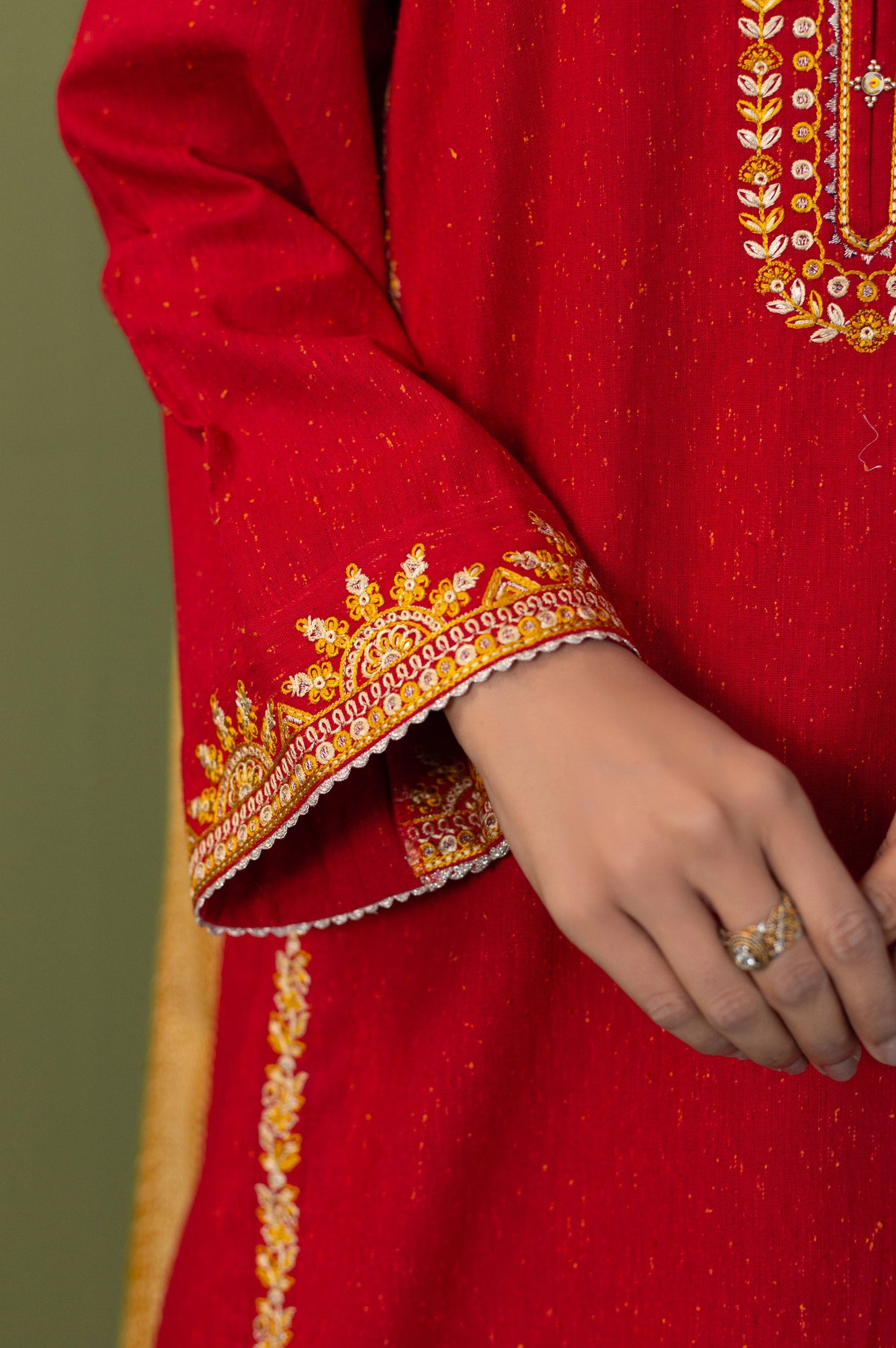 Unstitched 3 Piece Embroidered Khaddar Suit