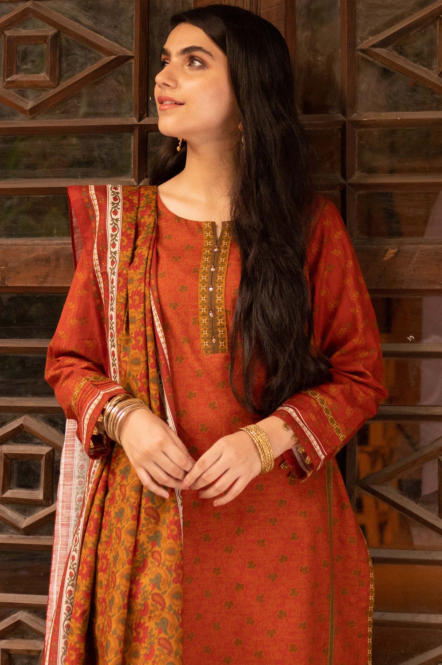 Stitched 3 Piece Printed Khaddar Suit