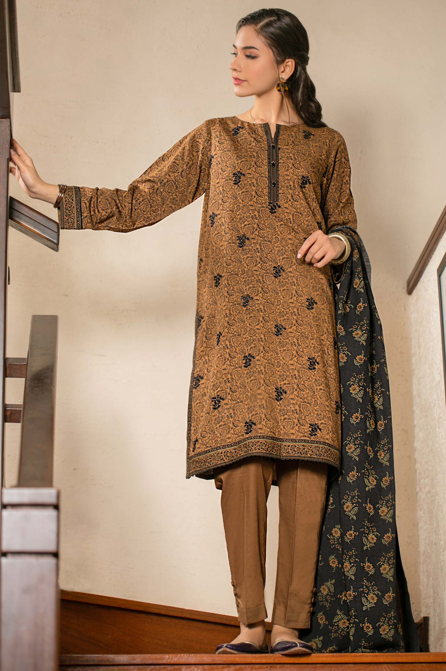 Stitched 3 Piece Embroidered Linen Viscose Suit