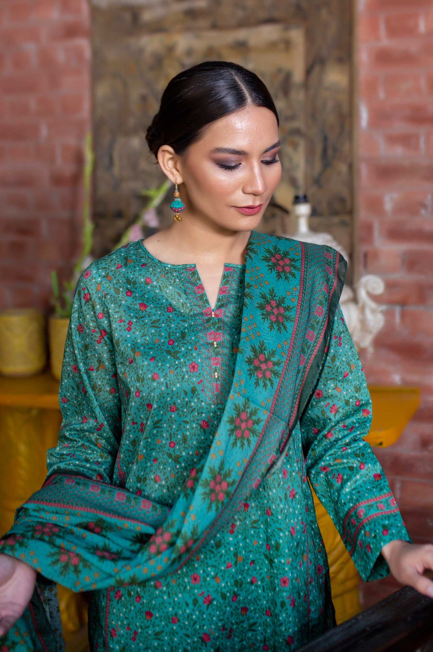 Stitched 3 Piece Printed Slub Lawn Suit with Printed Lawn Dupatta