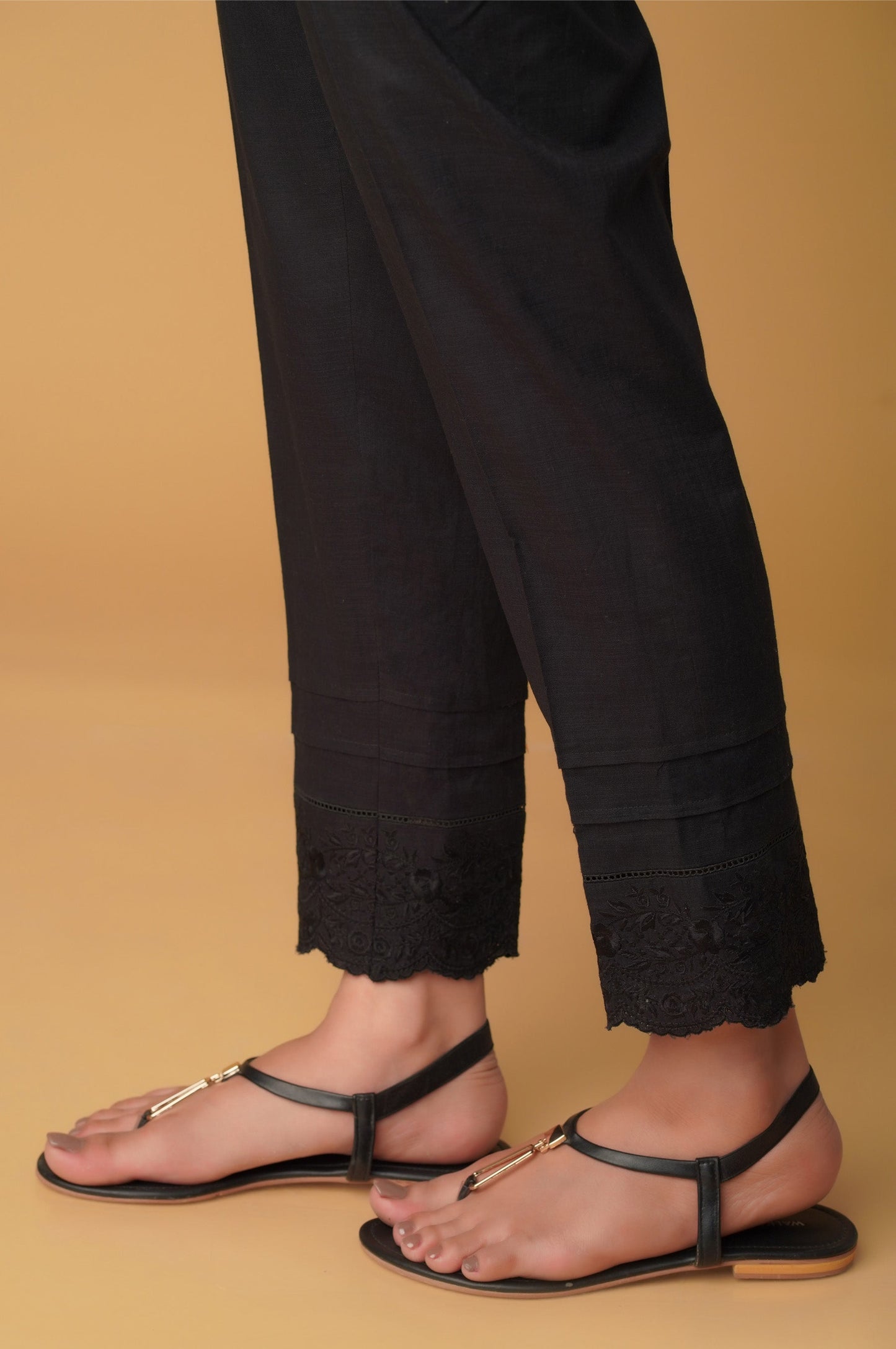 Embroidered Cotton Slub Cigarette Pants - Black