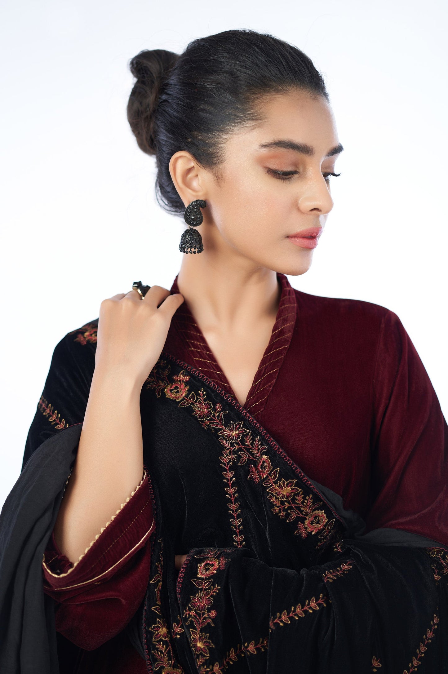 Velvet Embroidered Shawl - Black