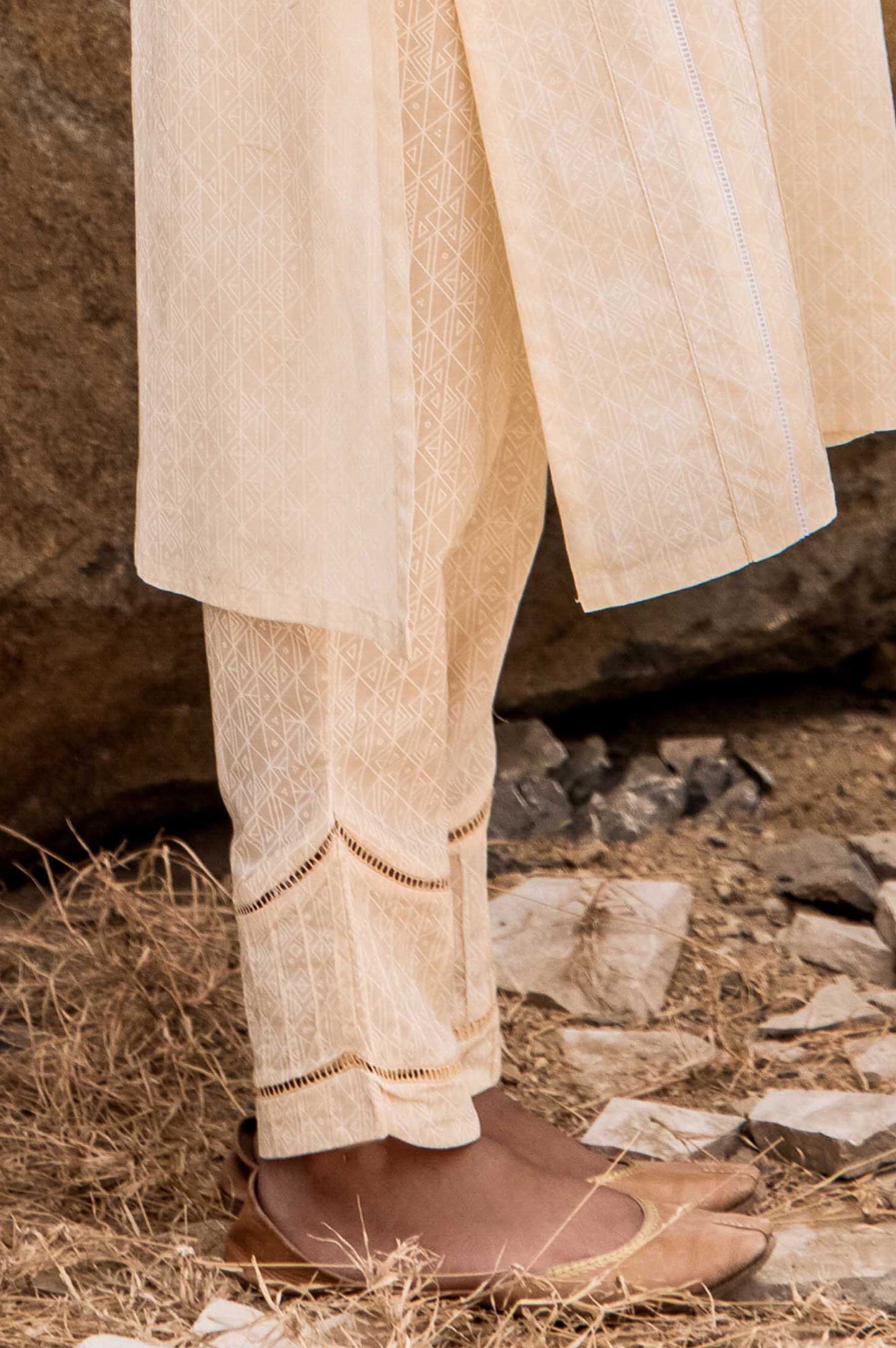 Embellished cigarette Pants - Beige