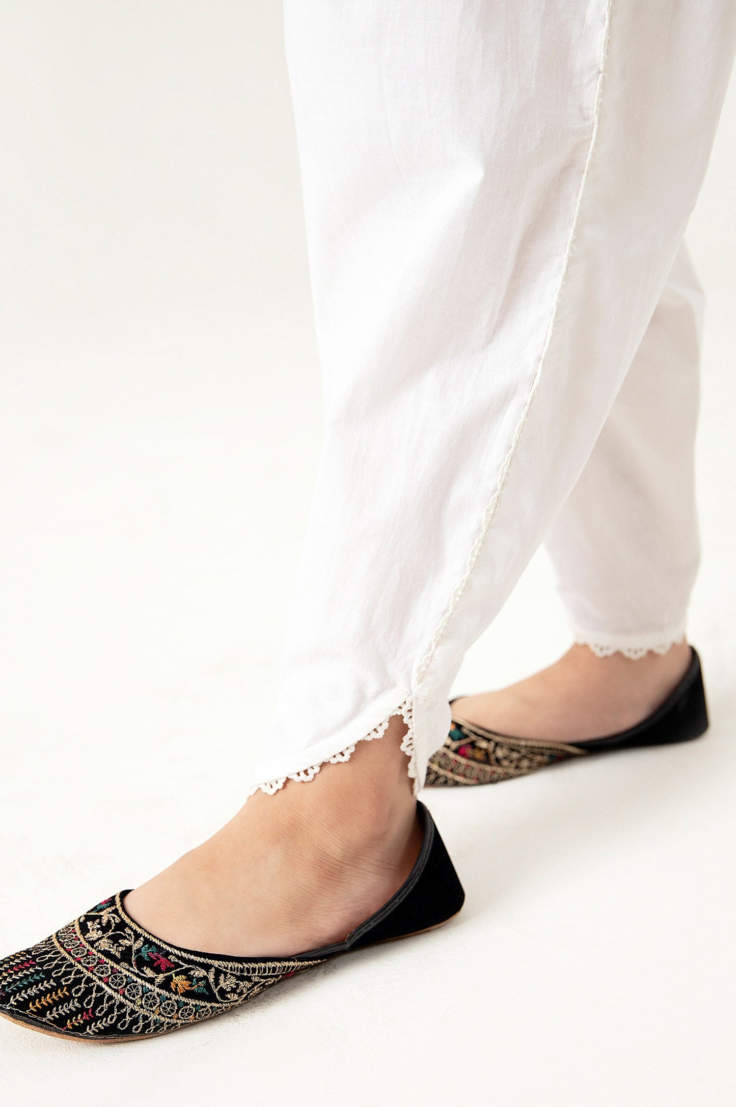 Embellished Tulip Pants - White