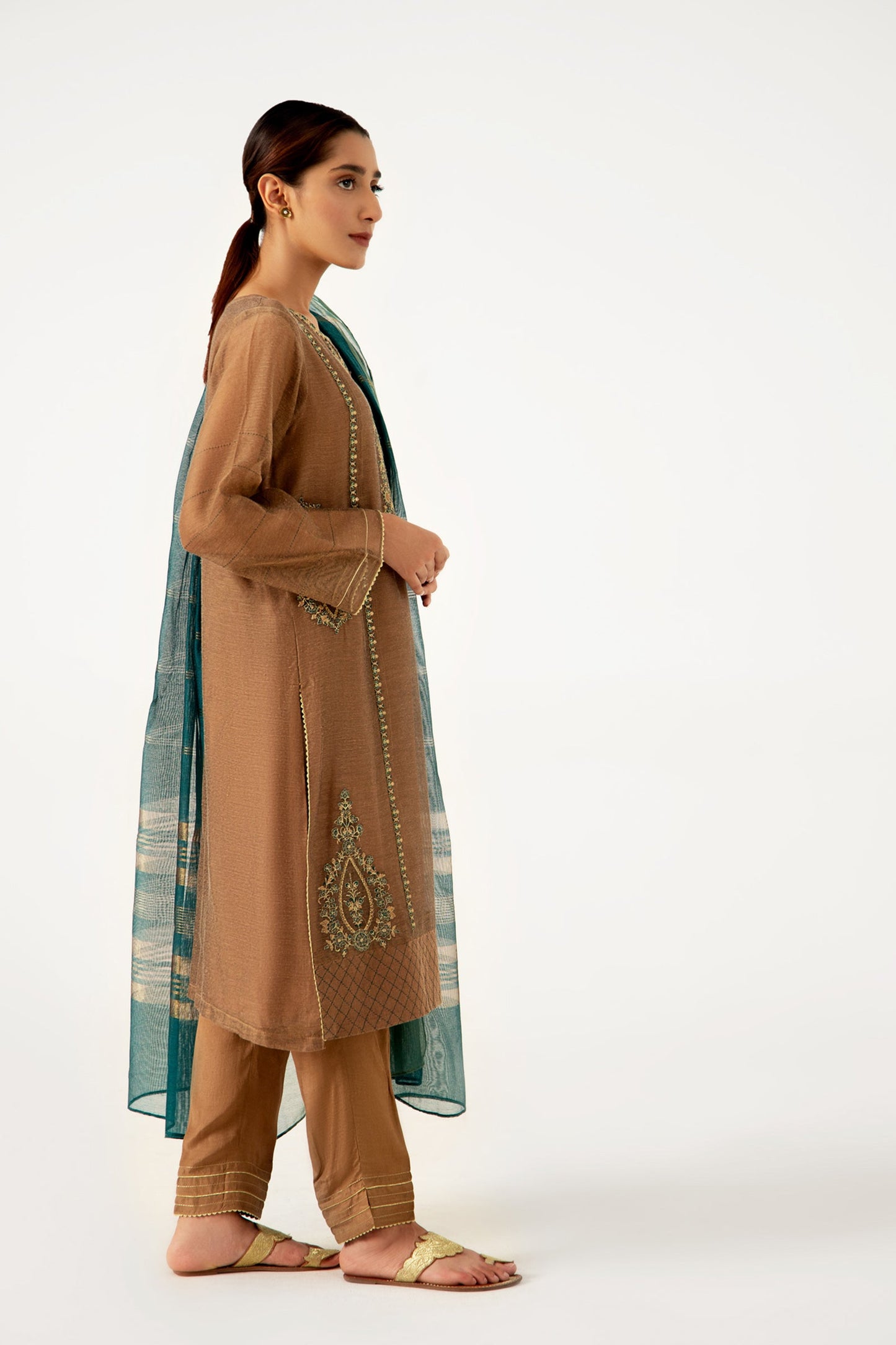 Stitched 3 Pieces Khaddi Net Outfit