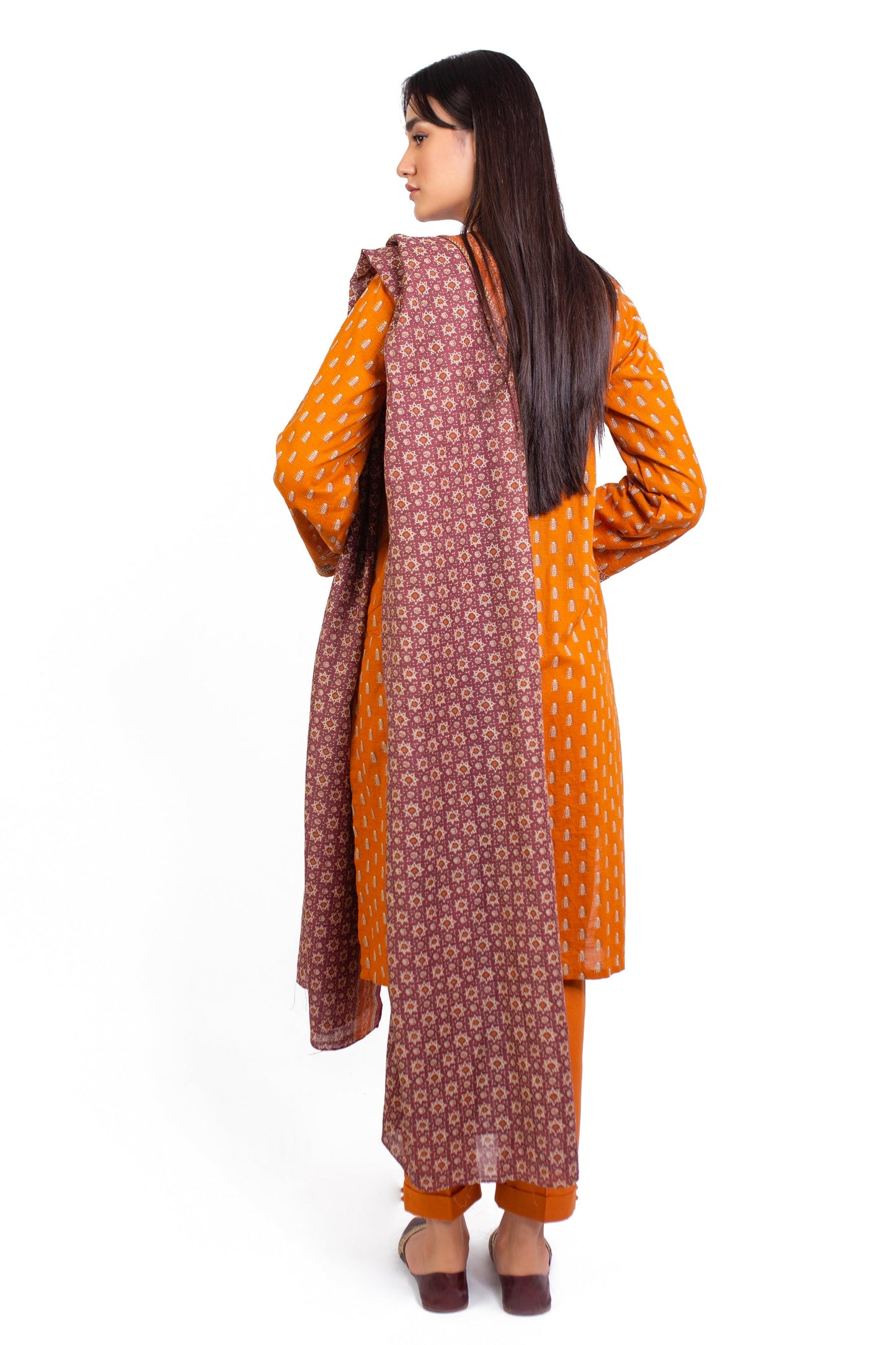 Stitched 3 Piece Embroidered Khaddar Suit