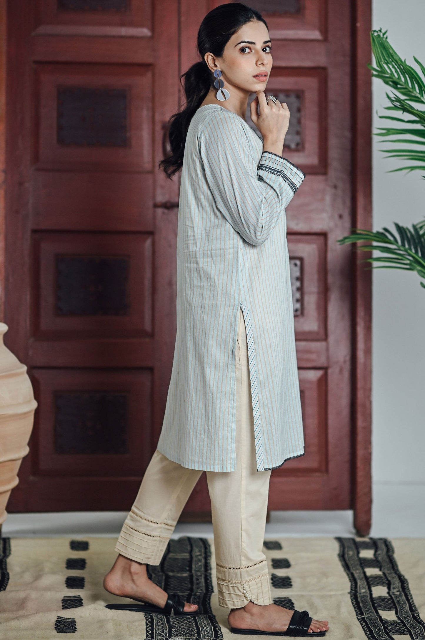 Stitched 1 Piece Yarn Dyed Stripes Shirt