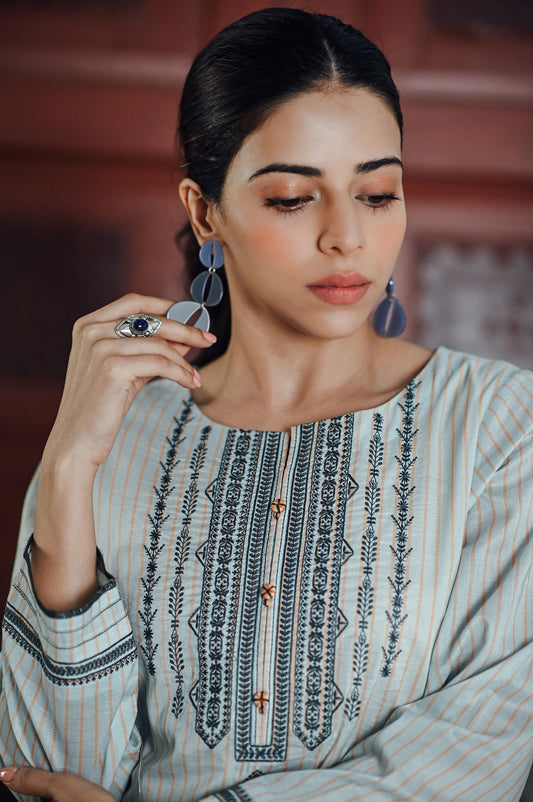 Stitched 1 Piece Yarn Dyed Stripes Shirt