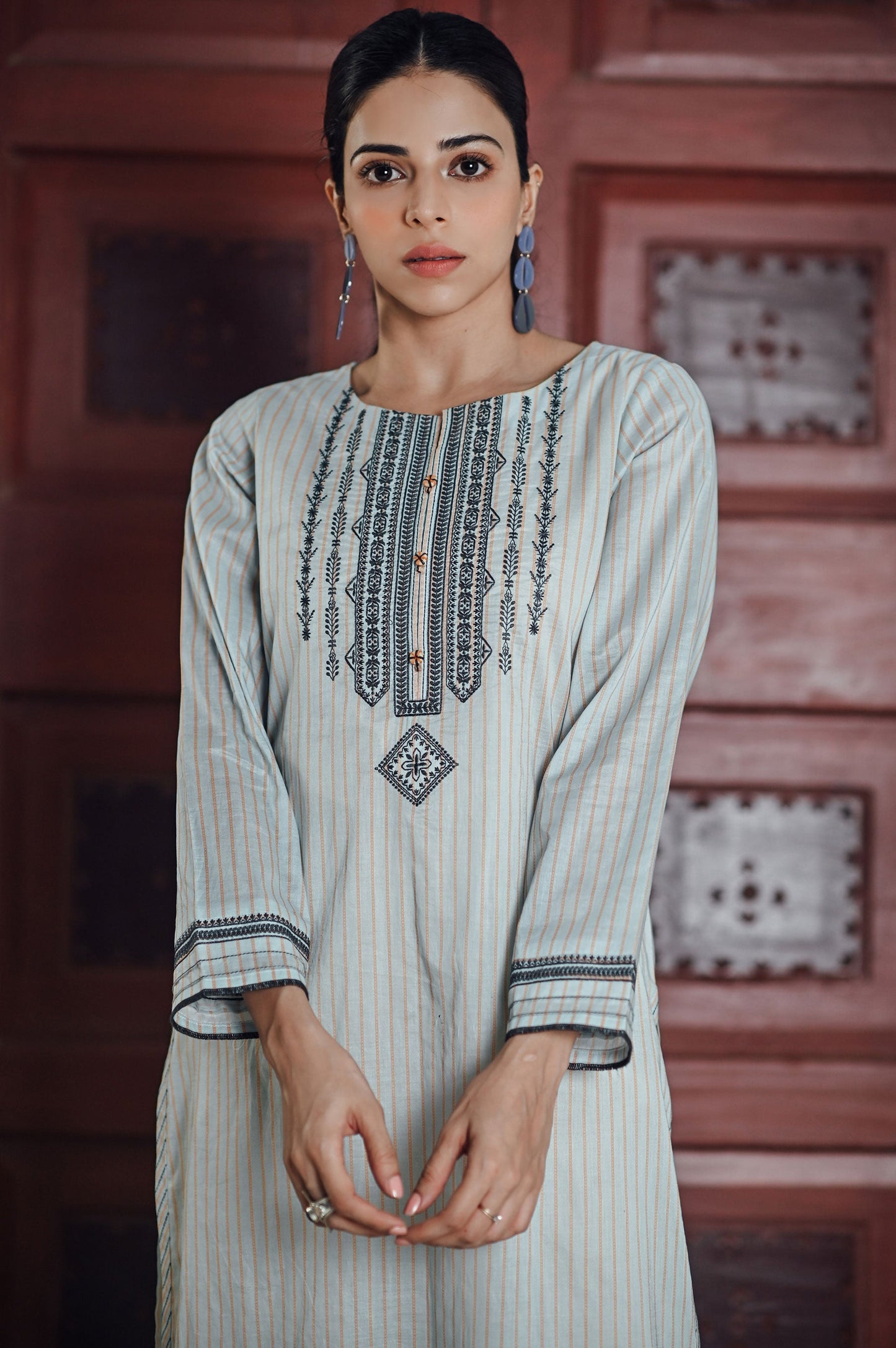 Stitched 1 Piece Yarn Dyed Stripes Shirt