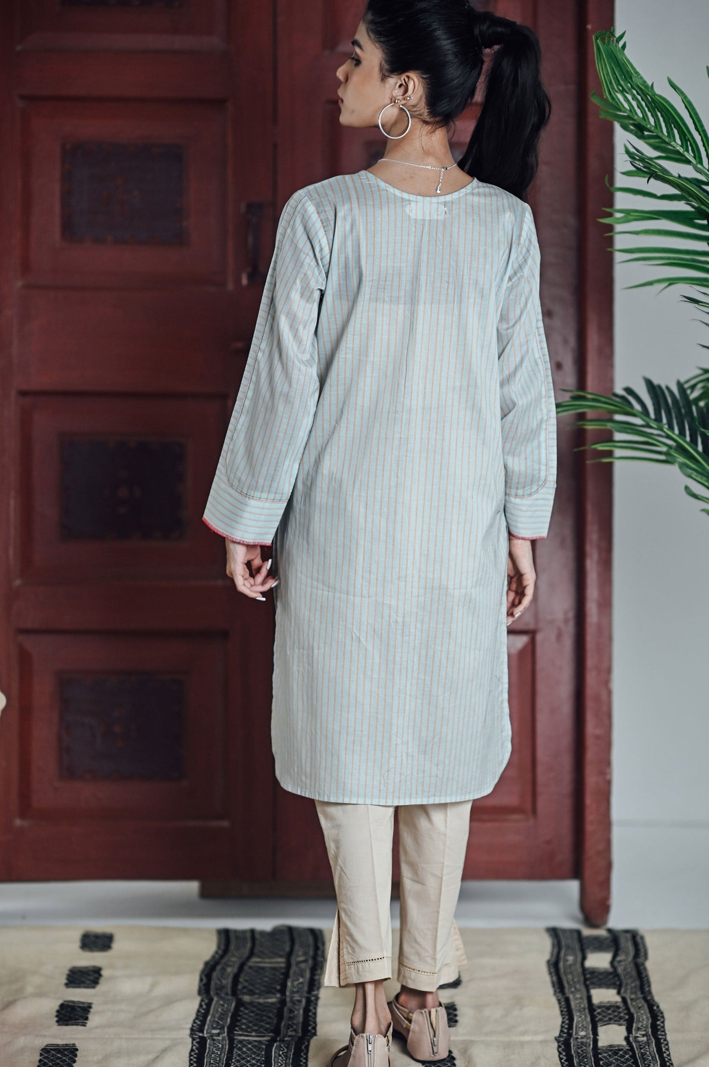 Stitched 1 Piece Yarn Dyed Stripes Shirt