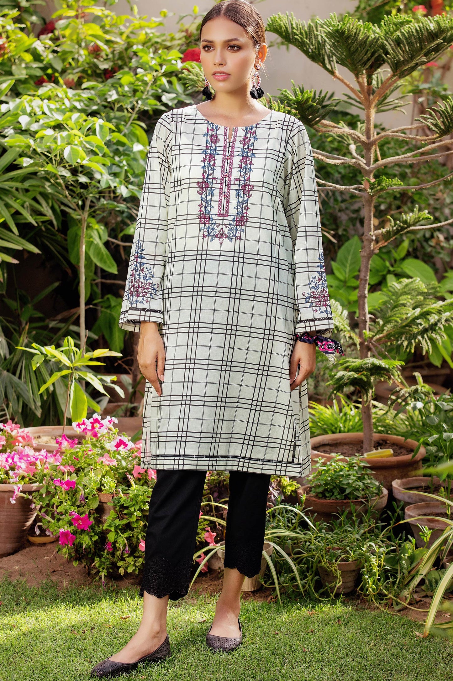 Stitched 1 Piece Embroidered Yarn Dyed Shirt