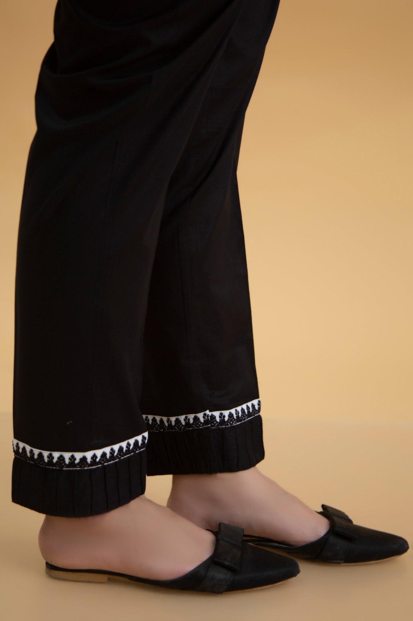 Basic Cambric Cigarette Pants - Black