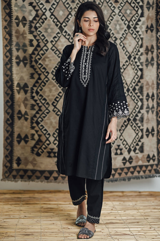 Stitched 2 Piece Embroidered Doria Suit