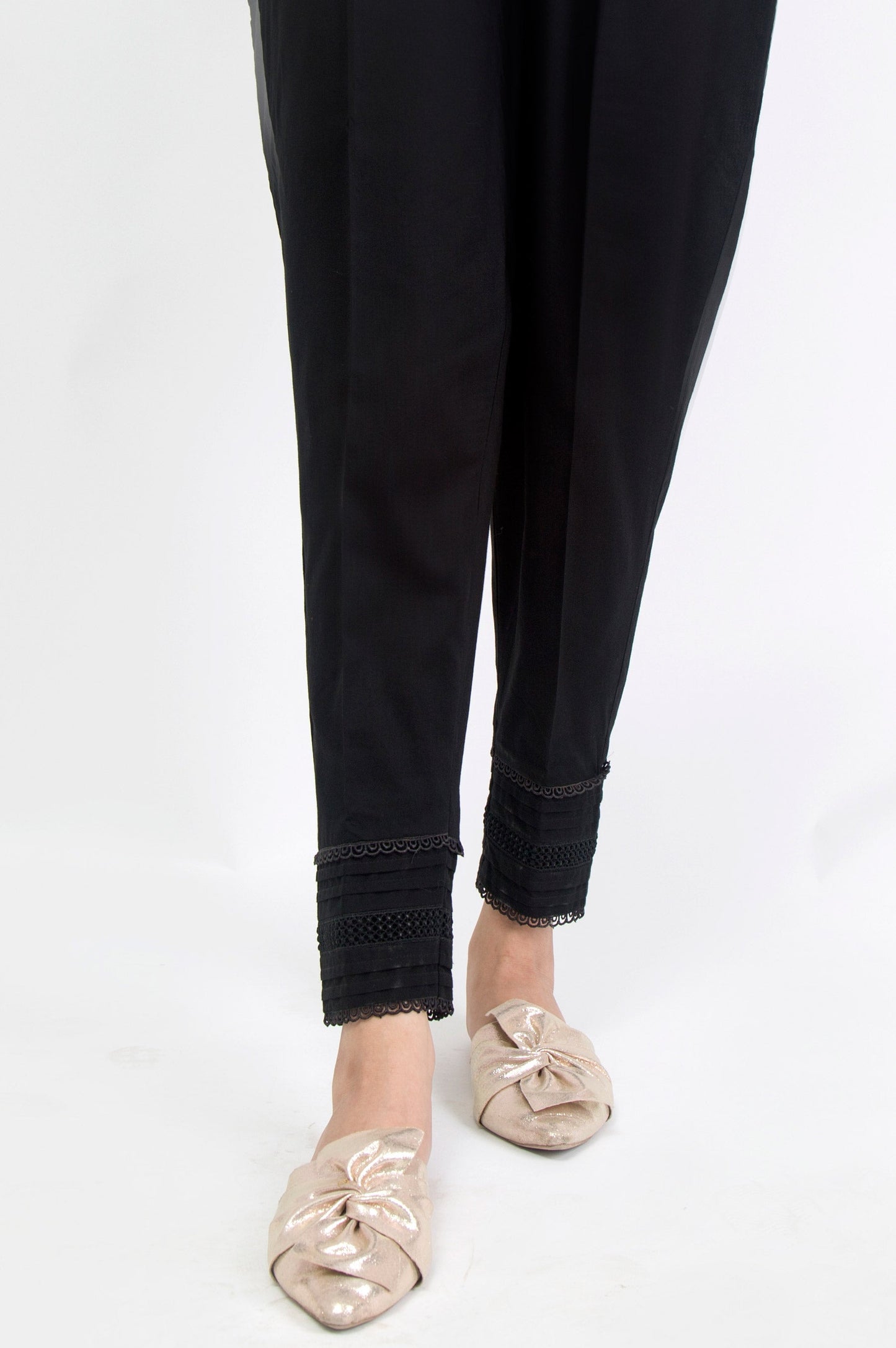 Cambric Capri Pants - Black