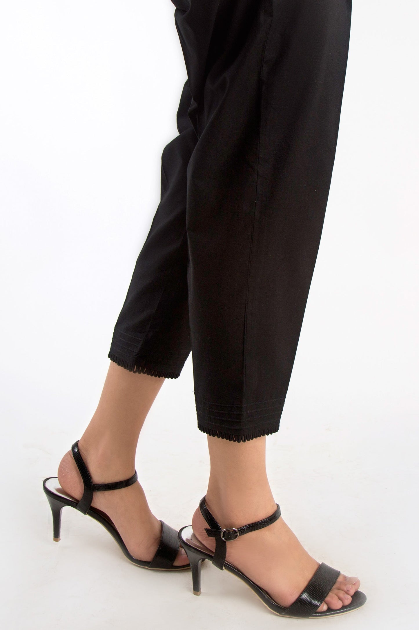 Embellished Capri Pants - Black