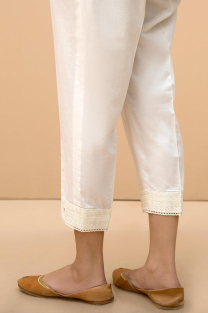 Embroidered Capri Pants  - White