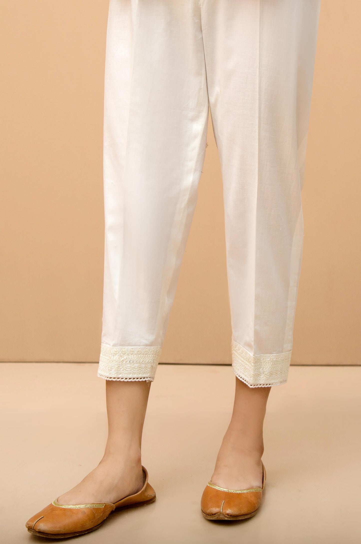 Embroidered Capri Pants  - White