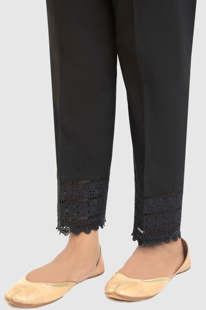 Embroidered Cambric Capri Pants - Black