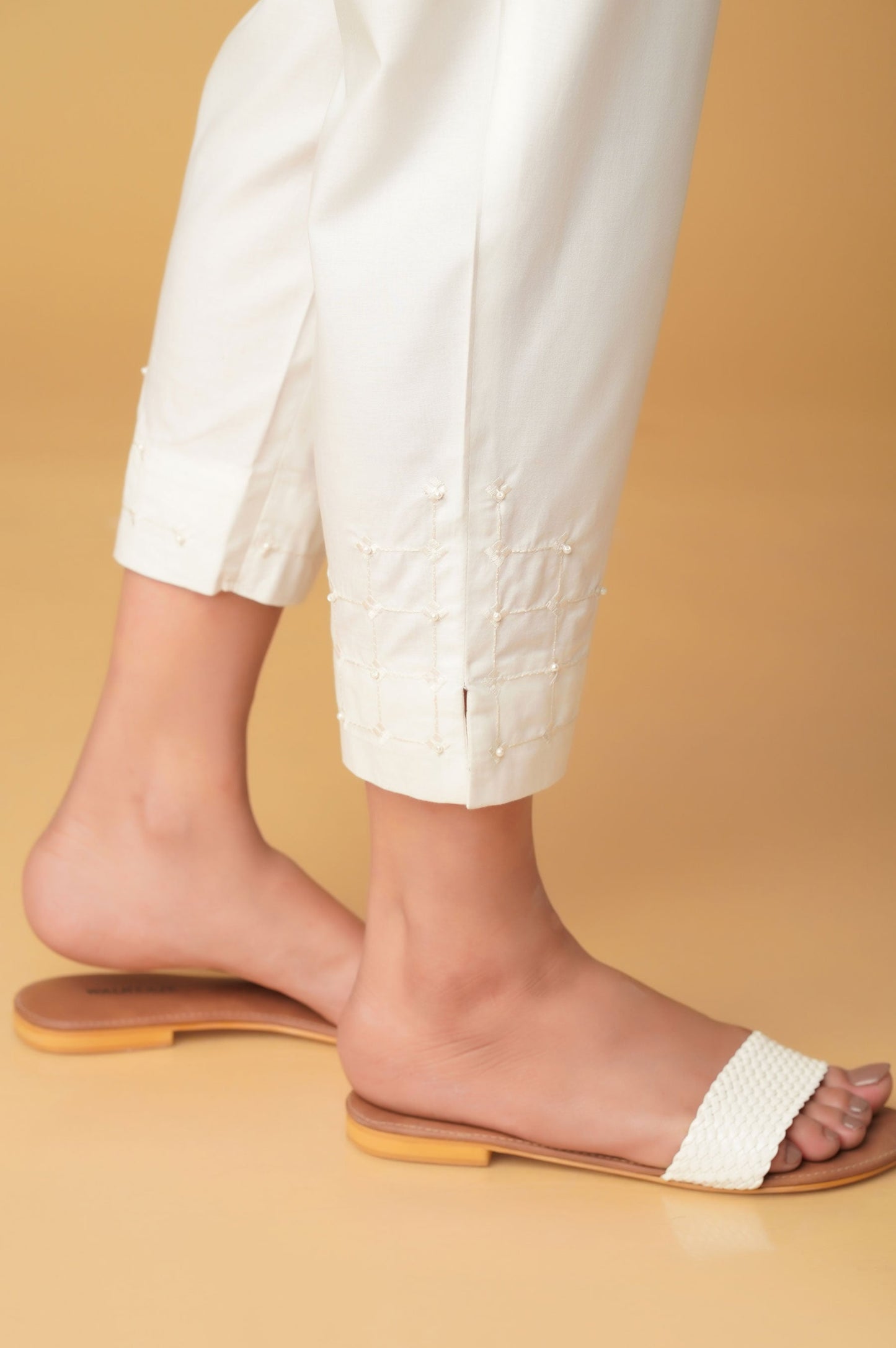 Embroidered Cambric Capri Pants - Crystal White