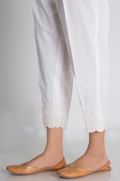 Embroidered Cambric Capri Pant -White