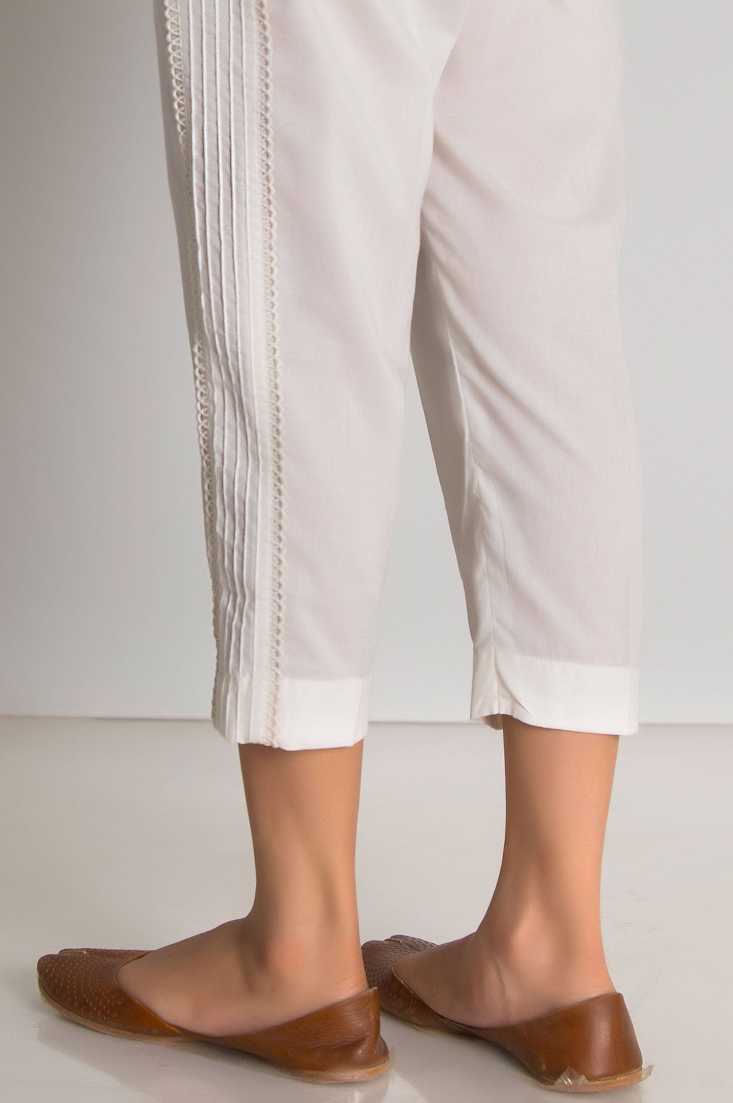 Embellished Capri Pant  - Off White
