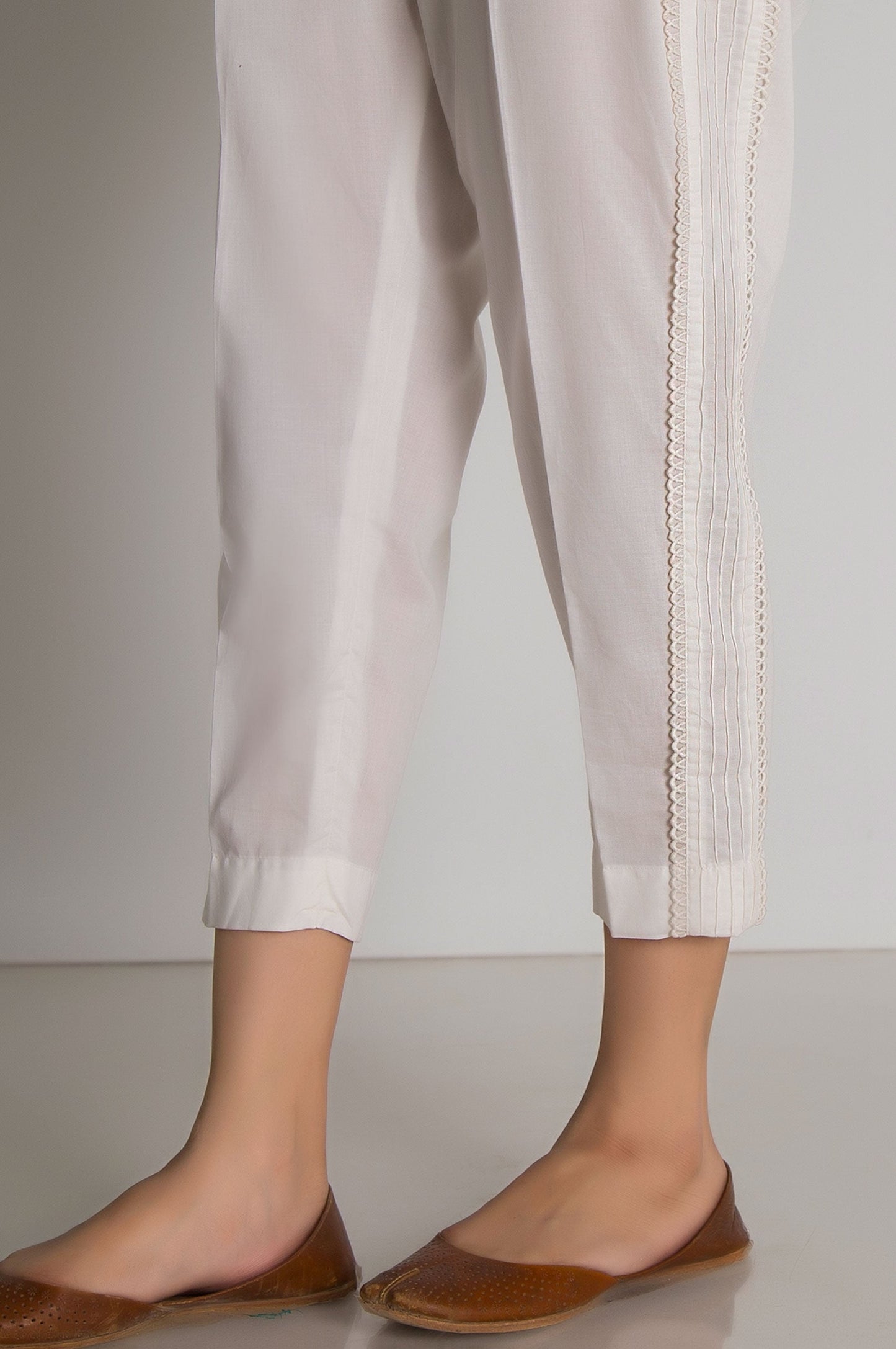 Embellished Capri Pant  - Off White