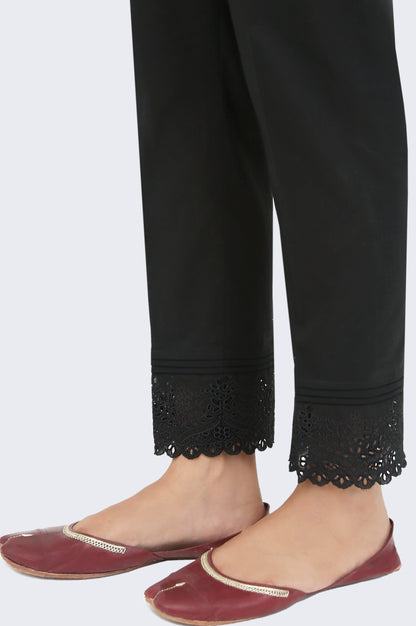 Embroidered Cambric Capri Pants - Black