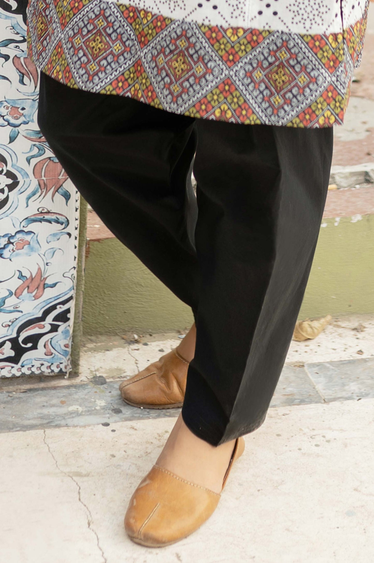 Basic Plain Cigarette Pants  - Black