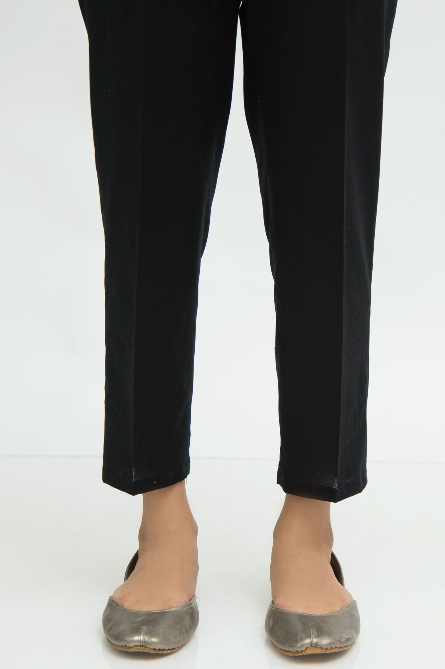 Basic Plain Khaddar Cigarette Pant - Black