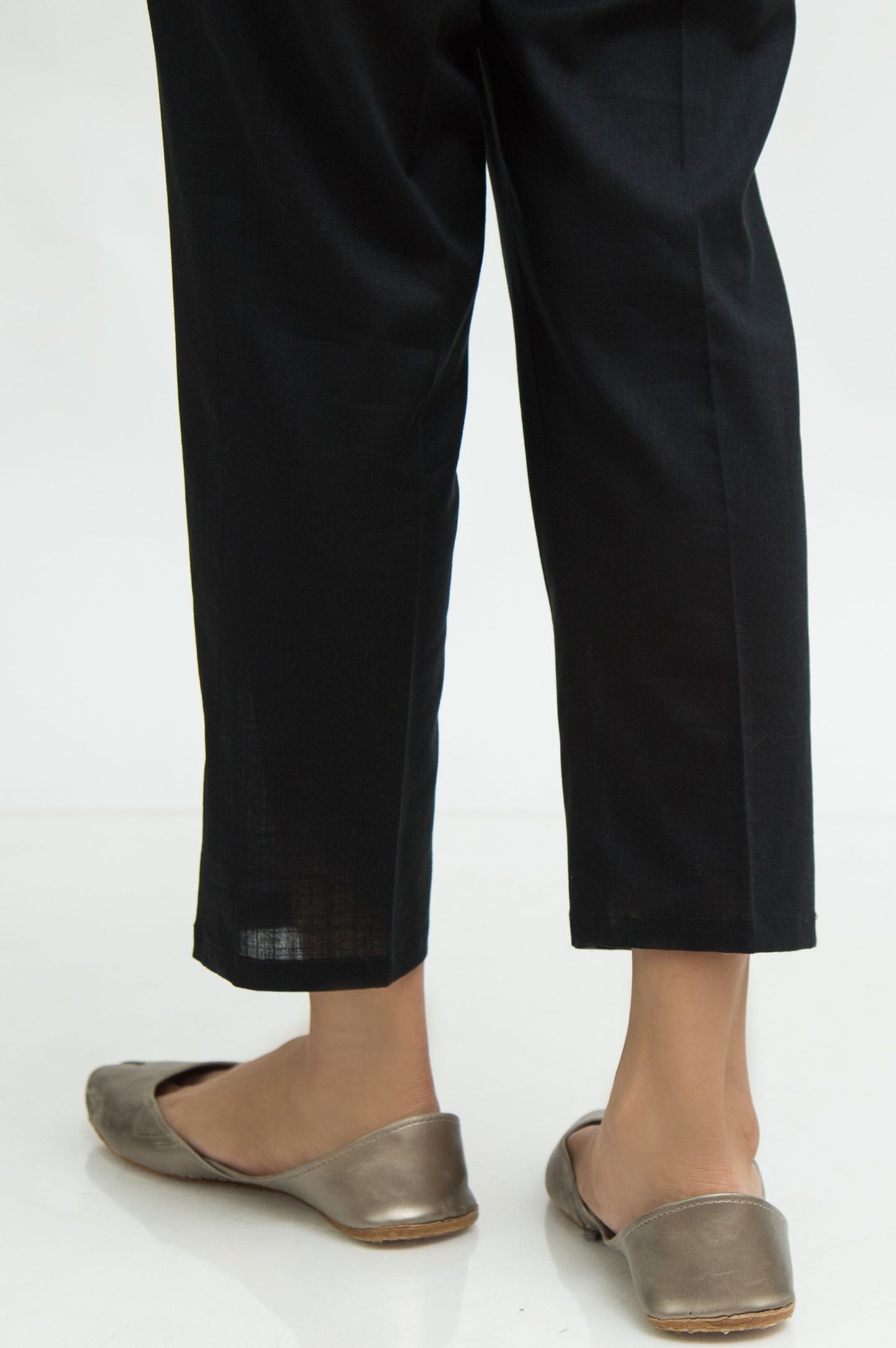 Basic Plain Khaddar Cigarette Pant - Black