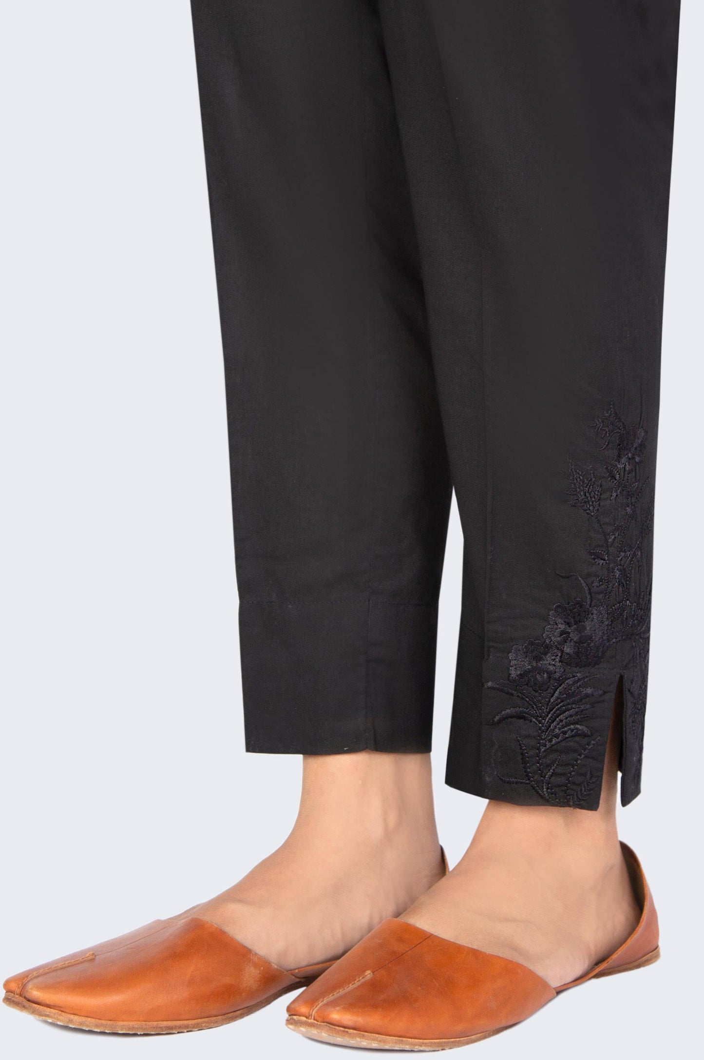 Embroidered Cambric Cigeratte Pants - Black