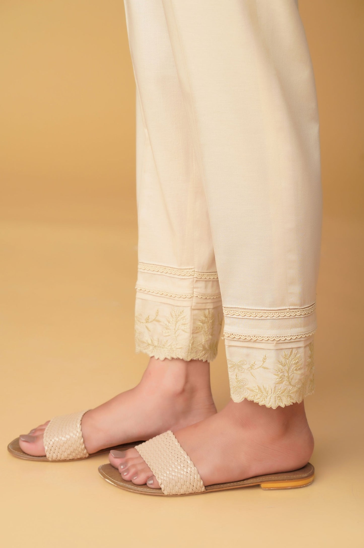 Embroidered Cambric Cigarette Pants - Beige