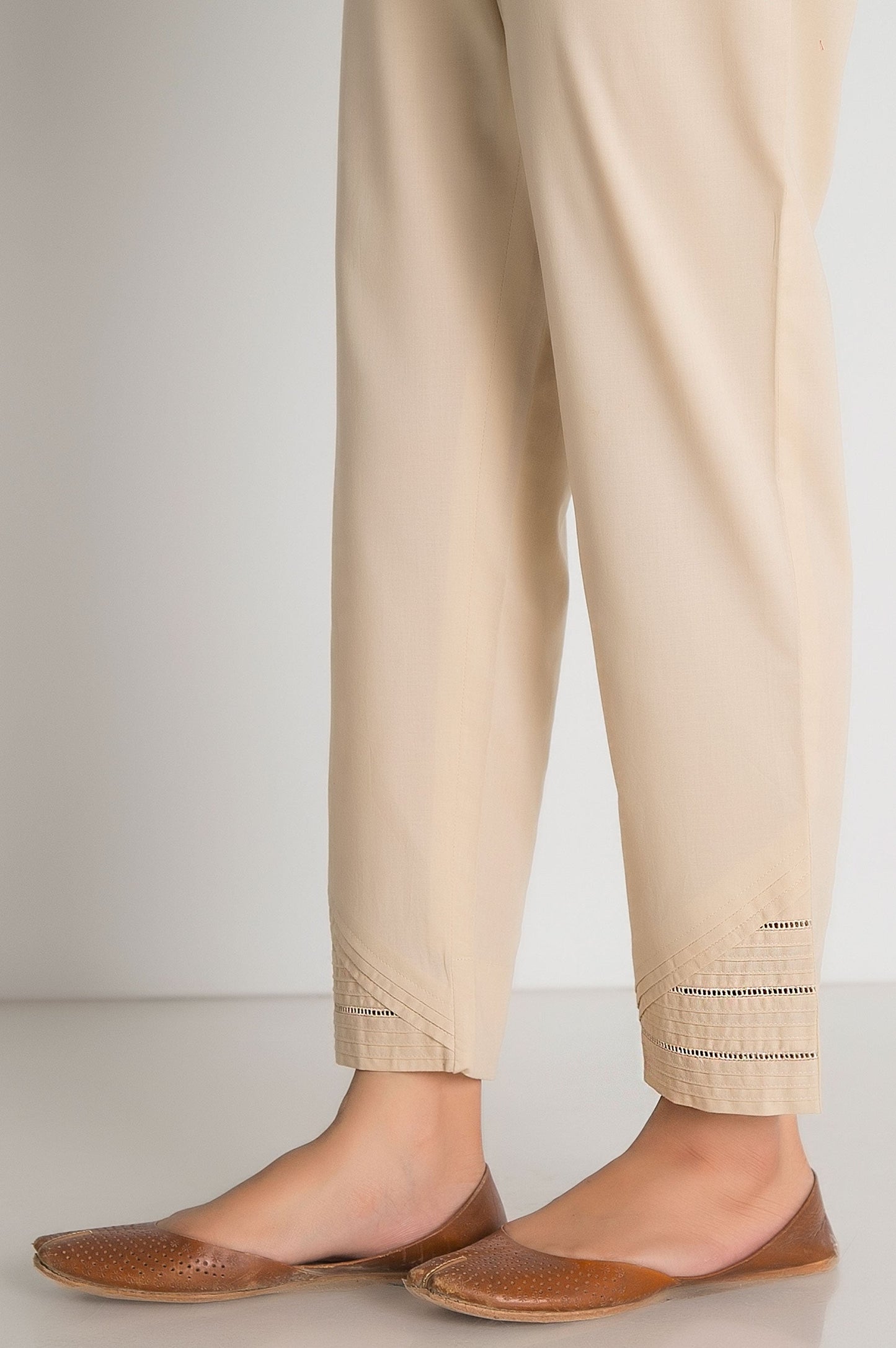 Embellished Cigrette Pant - Beige
