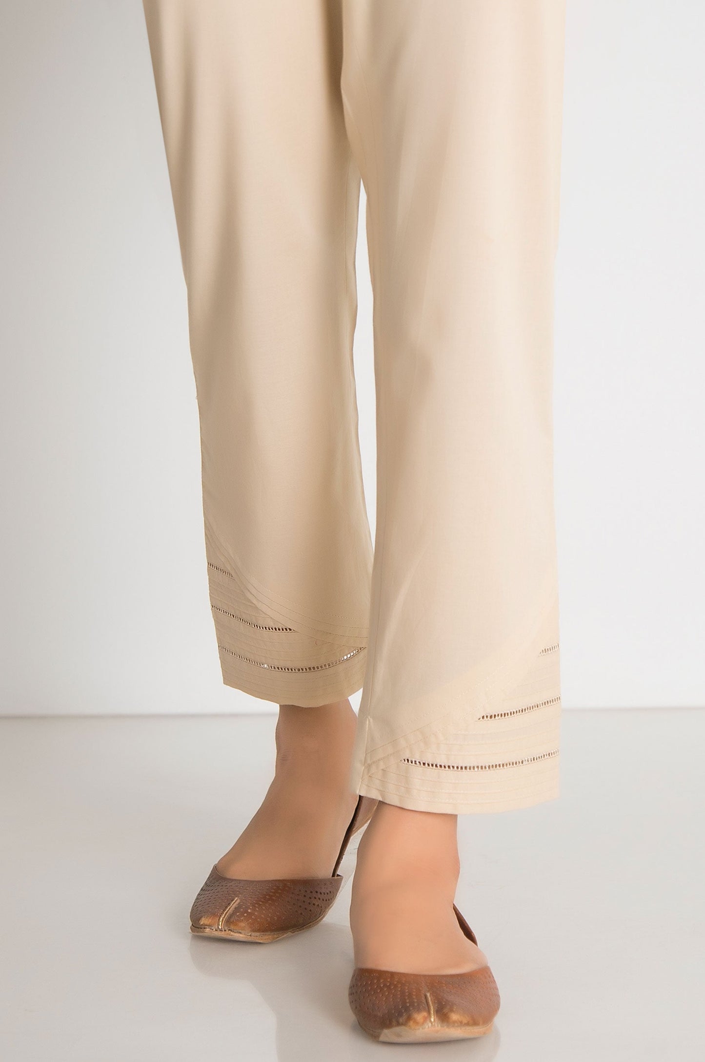 Embellished Cigrette Pant - Beige