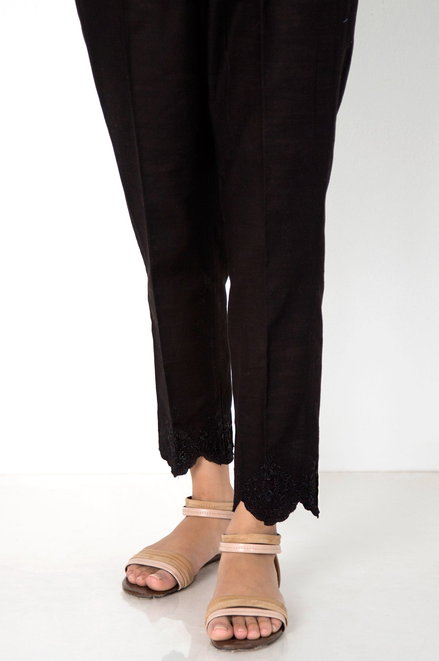 Embroidered khaddar Cigarette Pants - Midnight