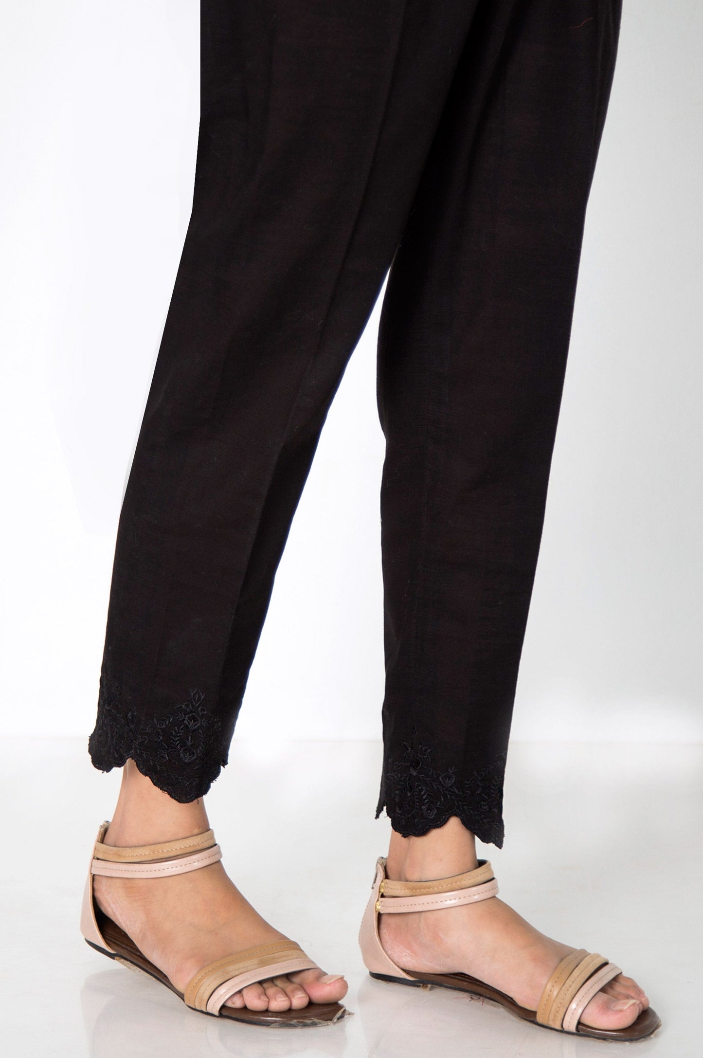 Embroidered khaddar Cigarette Pants - Midnight