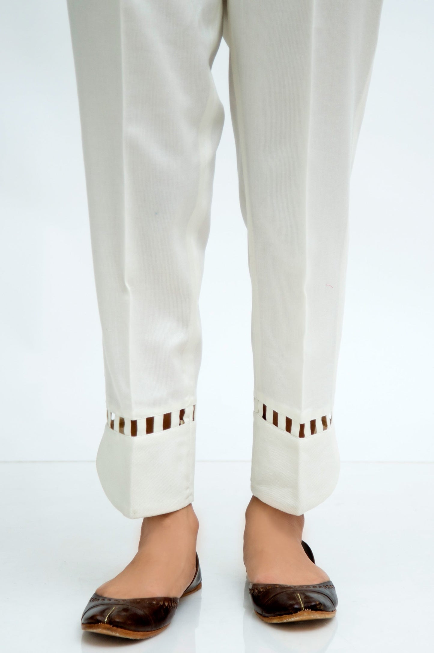 Stylized Cottel Cigarette Pants- White