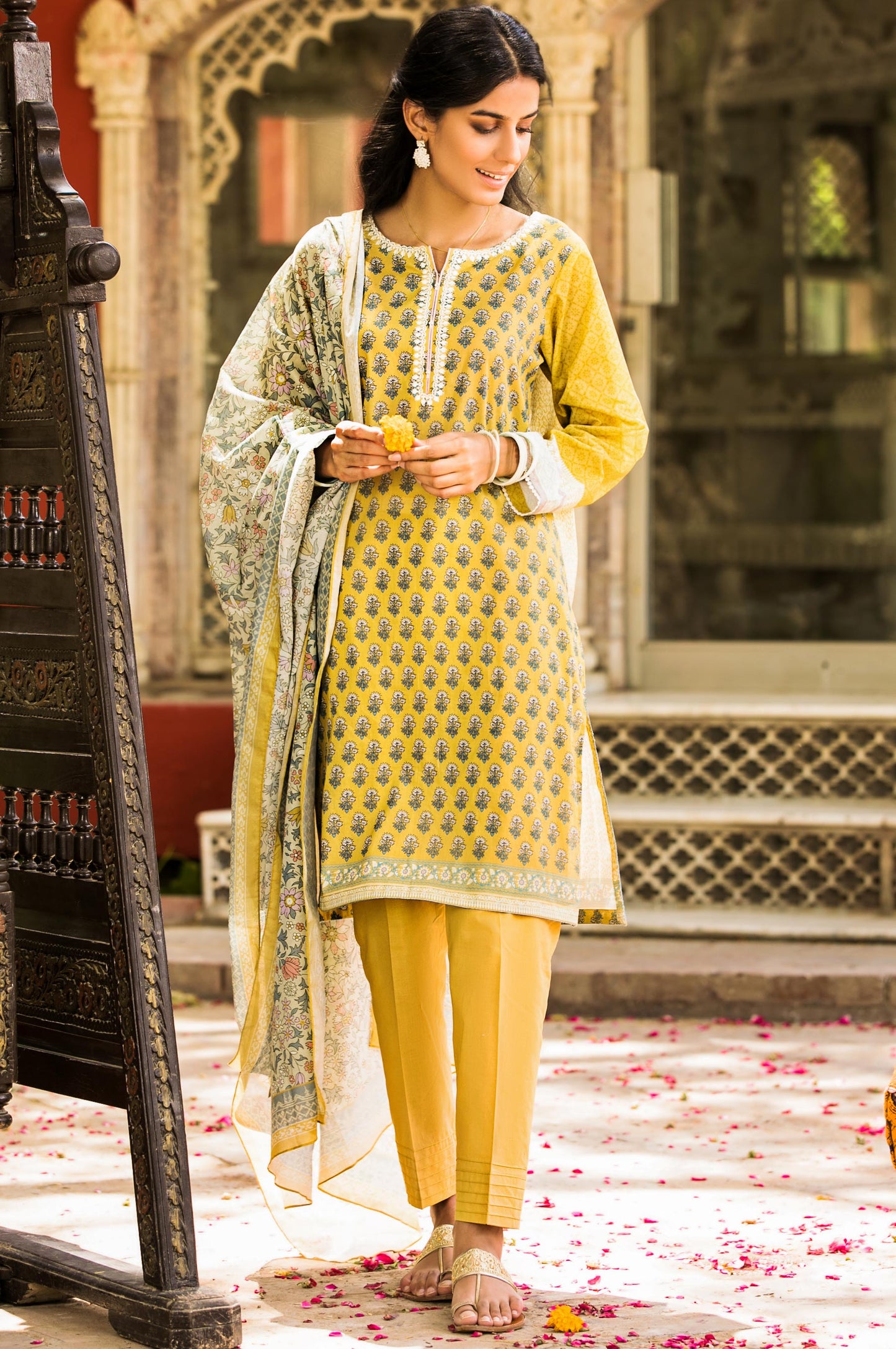 Unstitched 3 Piece Embroidered Lawn with Chiffon Suit