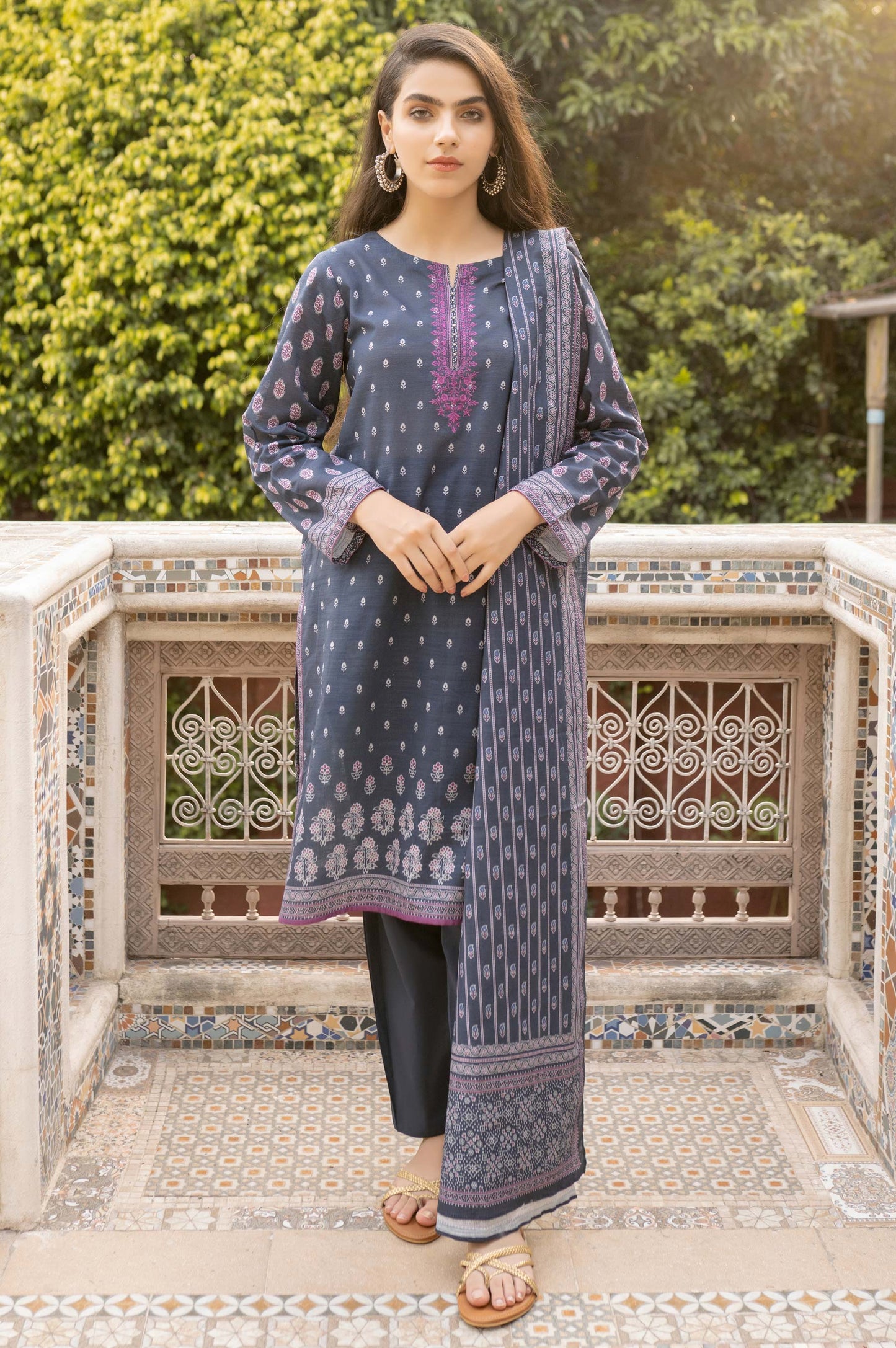 Unstitched 3 Piece Embroidered Khaddar Suit