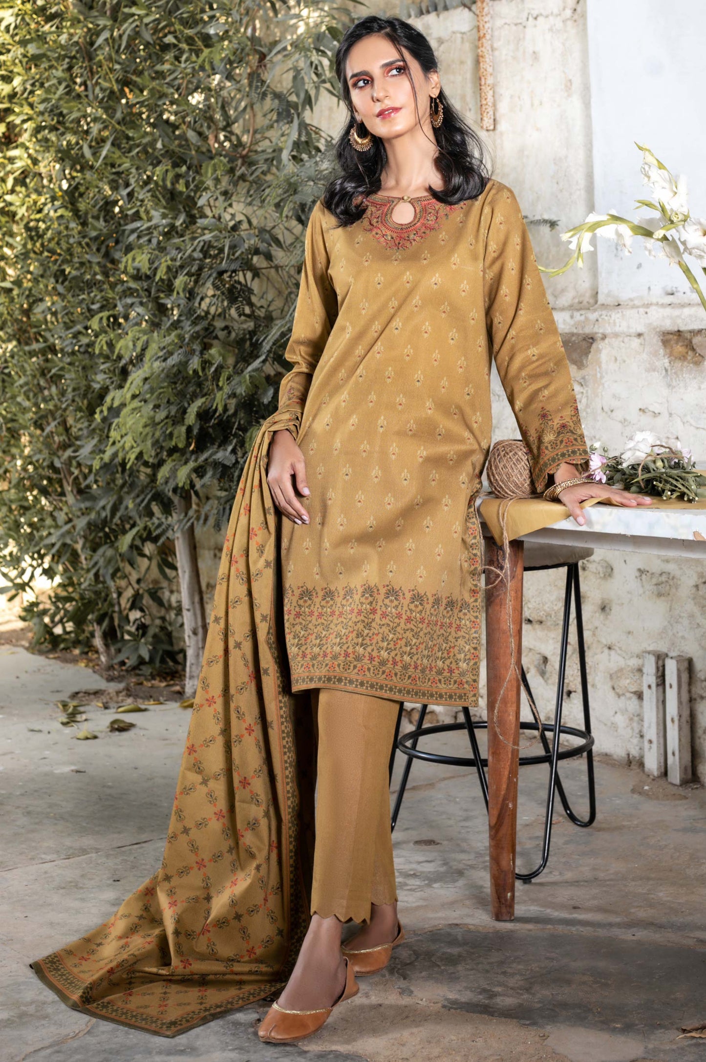 Unstitched 3 Piece Embroidered Karandi Suit