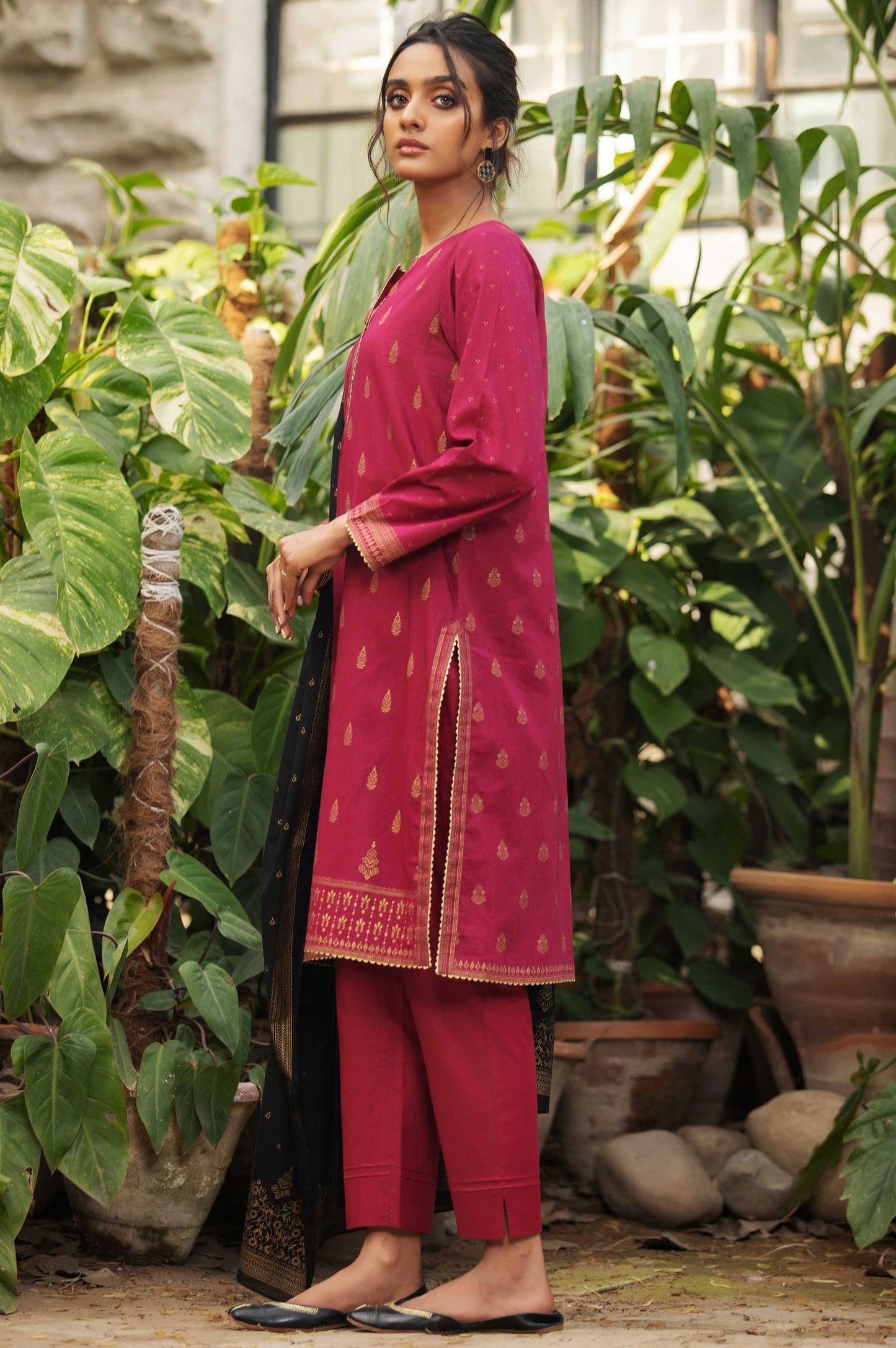 Stitched 3 Piece Printed Gold Paste Lawn Suit
