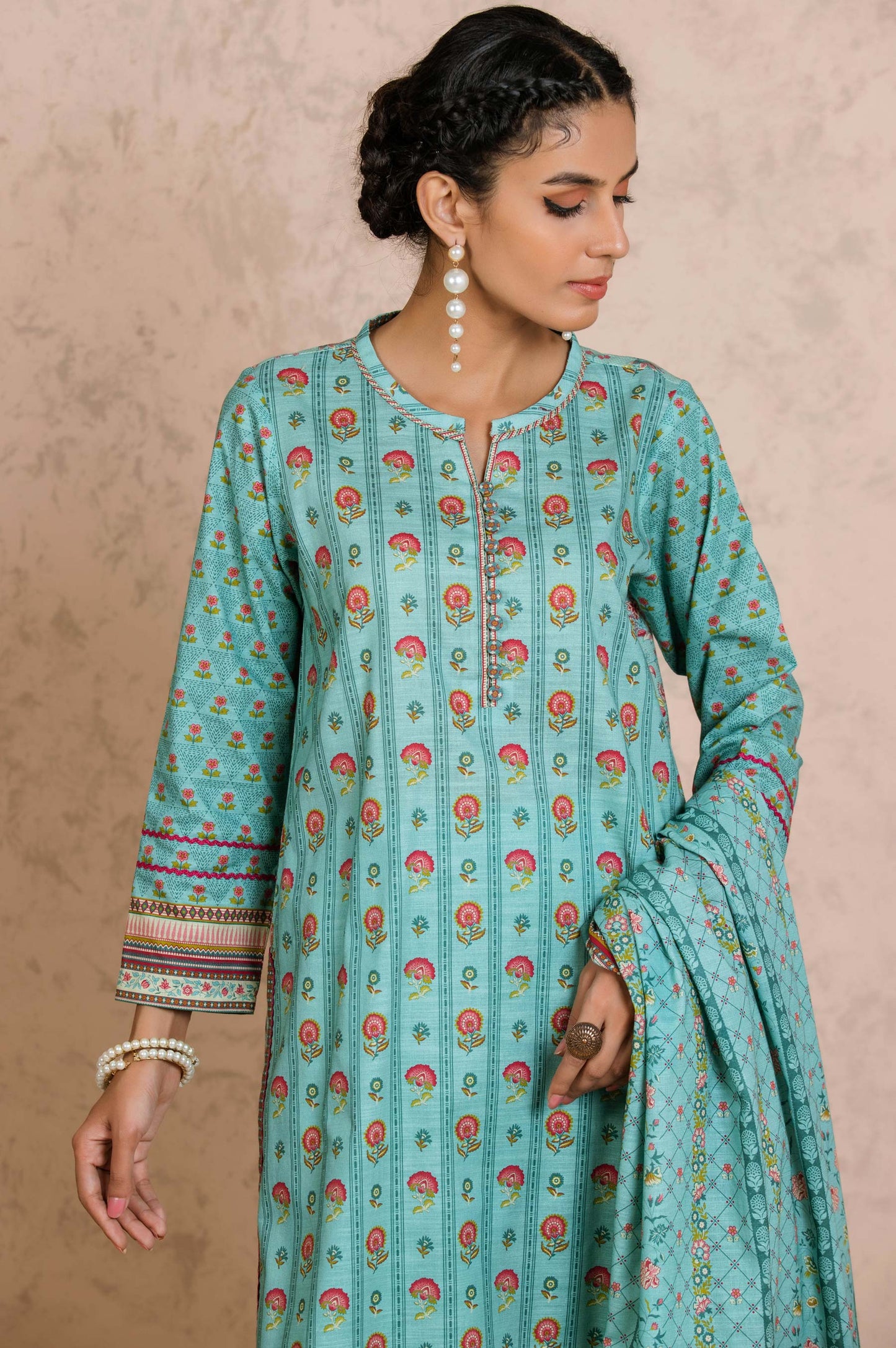 Stitched 3 Piece Printed Khaddar Suit