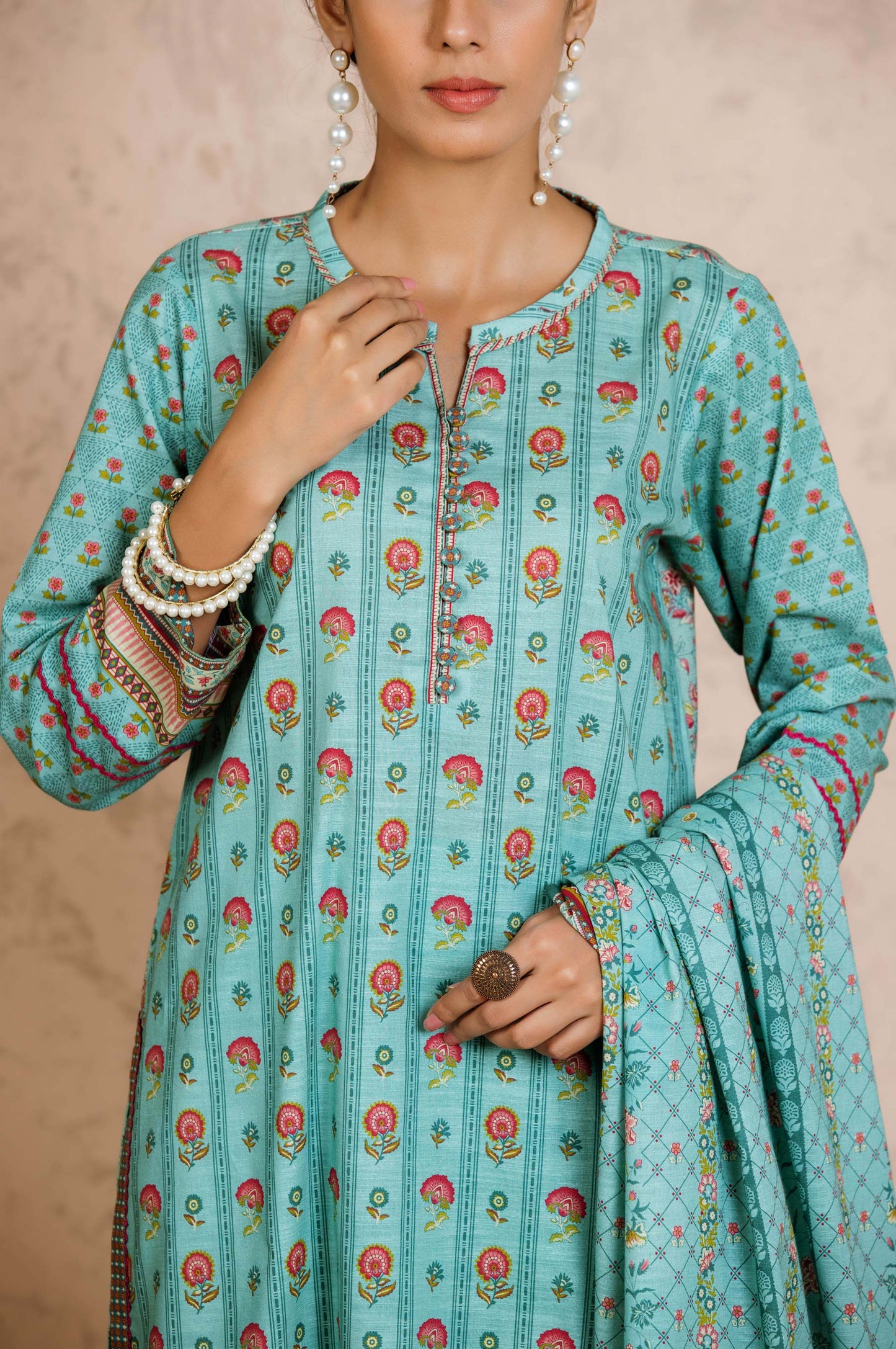 Stitched 3 Piece Printed Khaddar Suit