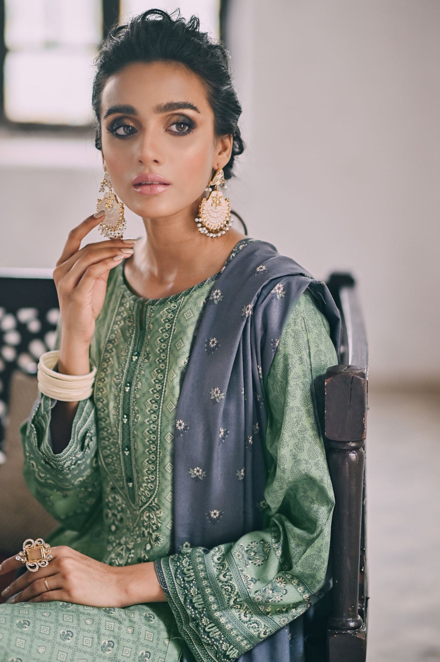 Stitched 3 Piece Embroidered Linen Viscose Suit